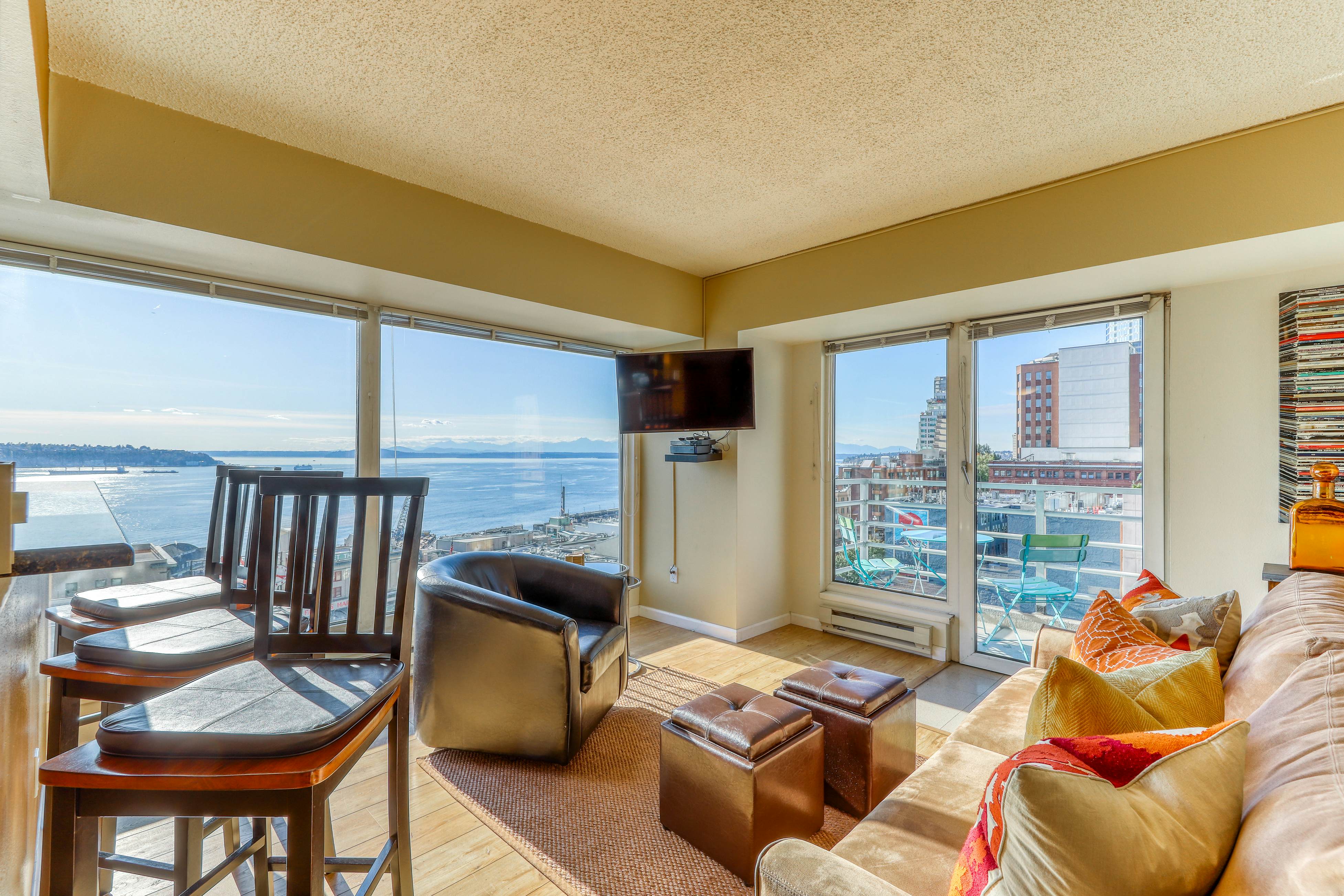 Newmark Tower Soundview Suite