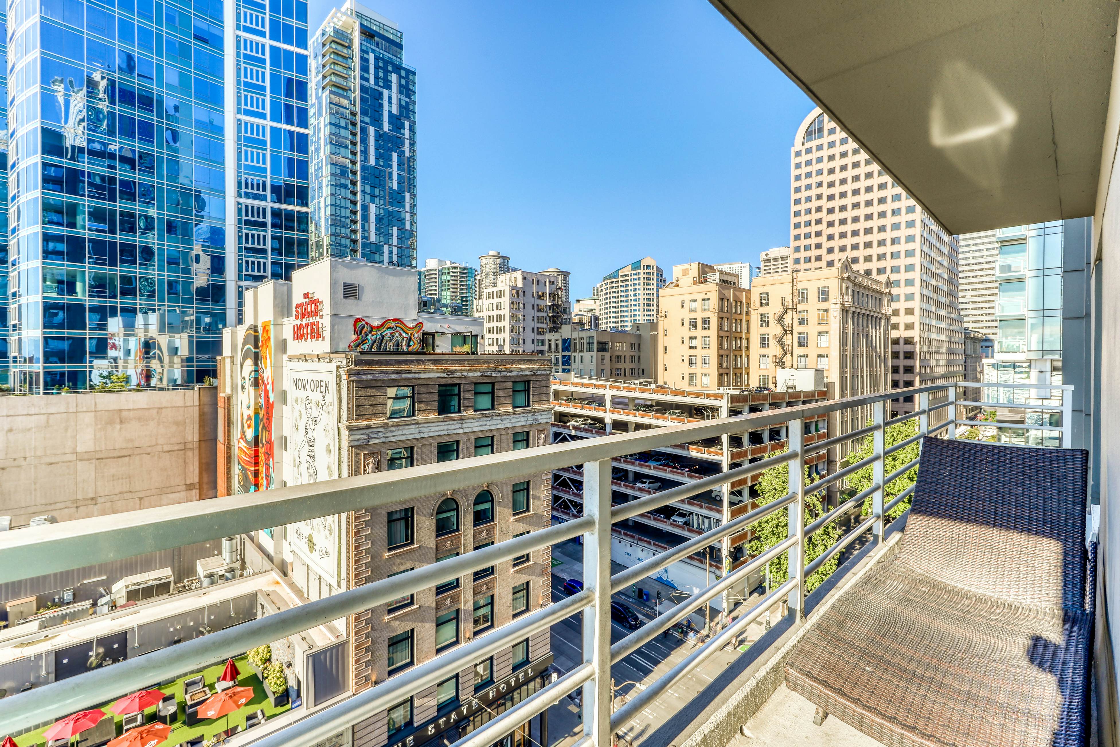 Newmark Tower Soundview Suite