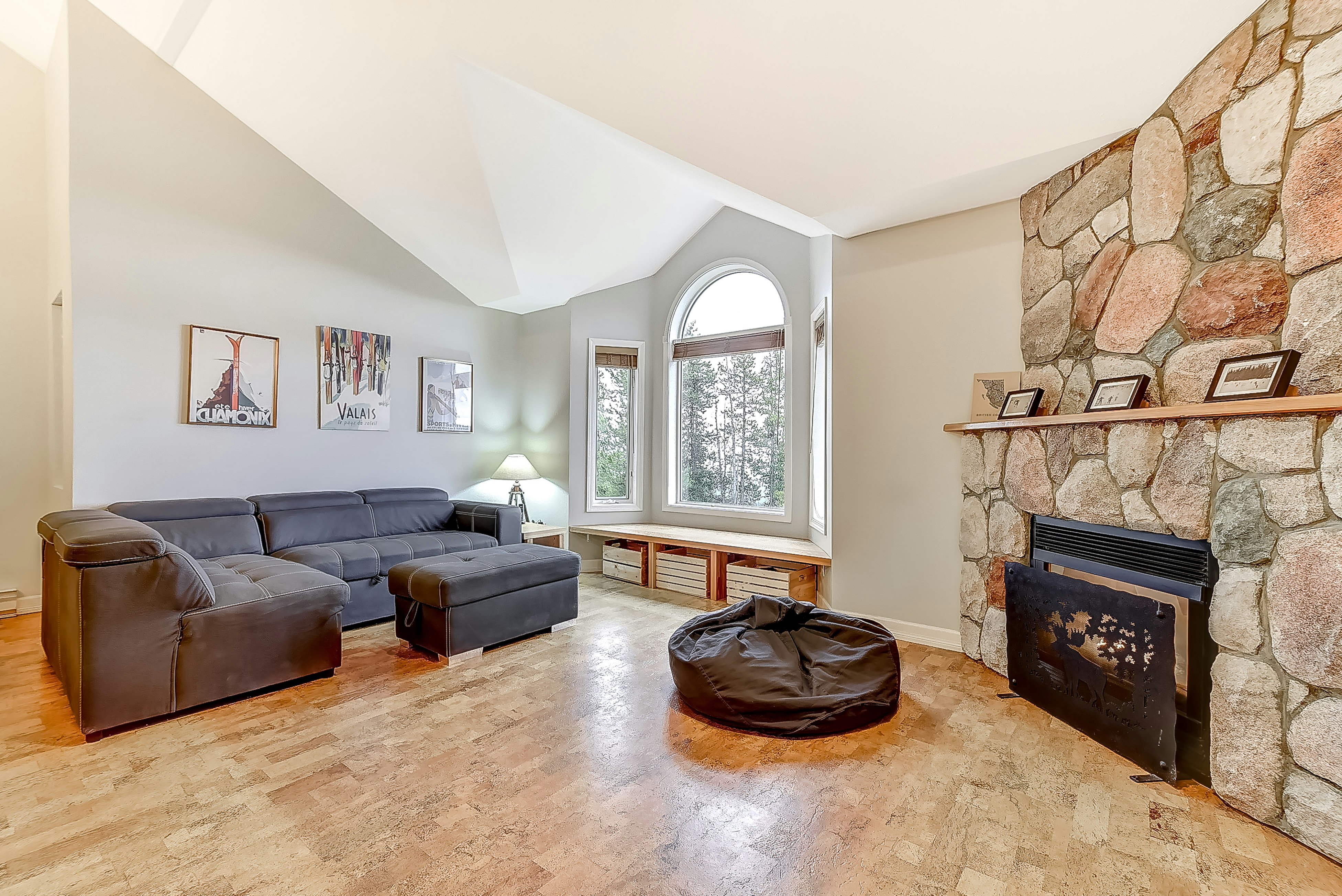 Chateau On The Ridge 408