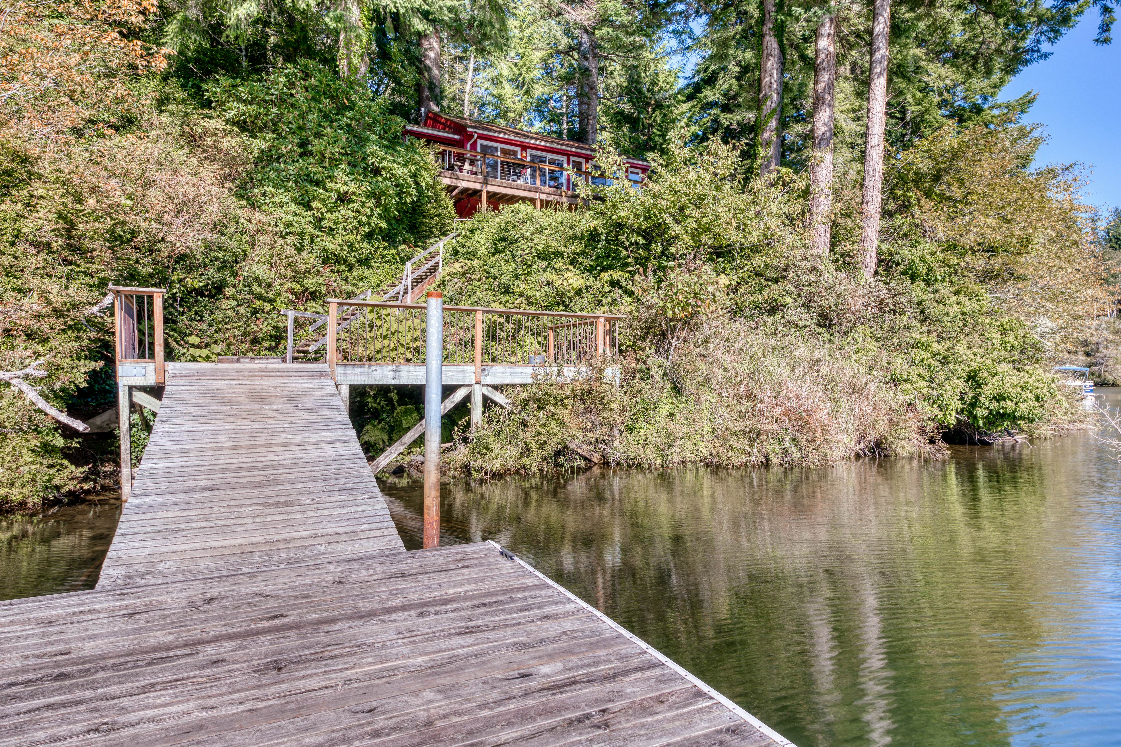Rustic Retreat on Mercer Lake