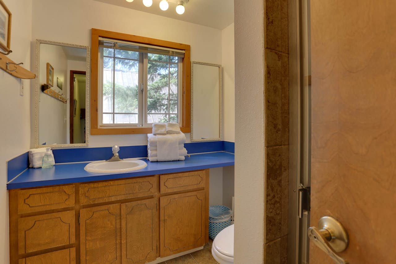 Mt Hood Chalet Vacation Rental 4 BD Vacation Rental in Government