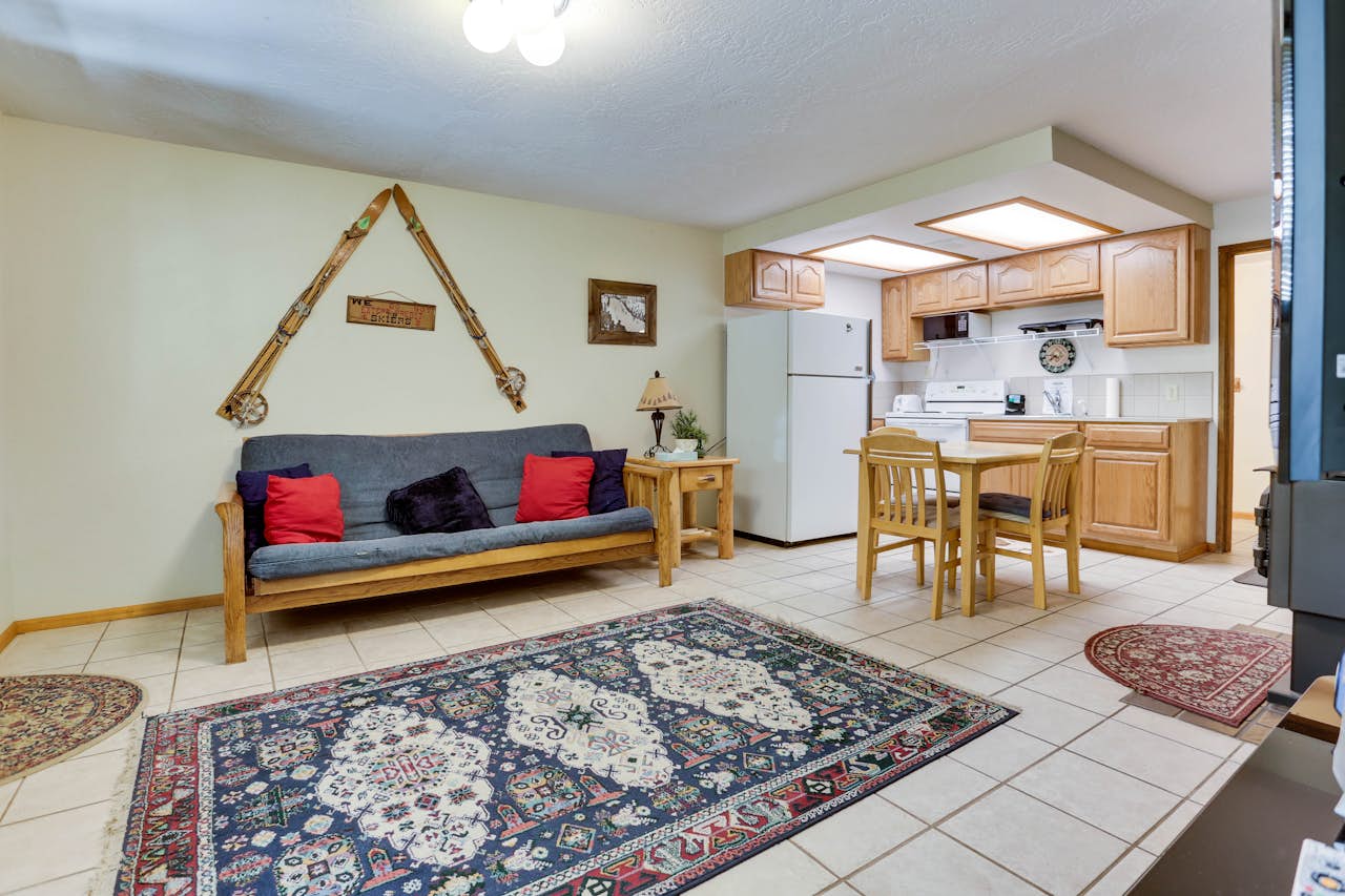 Mt Hood Chalet Vacation Rental 4 BD Vacation Rental in Government