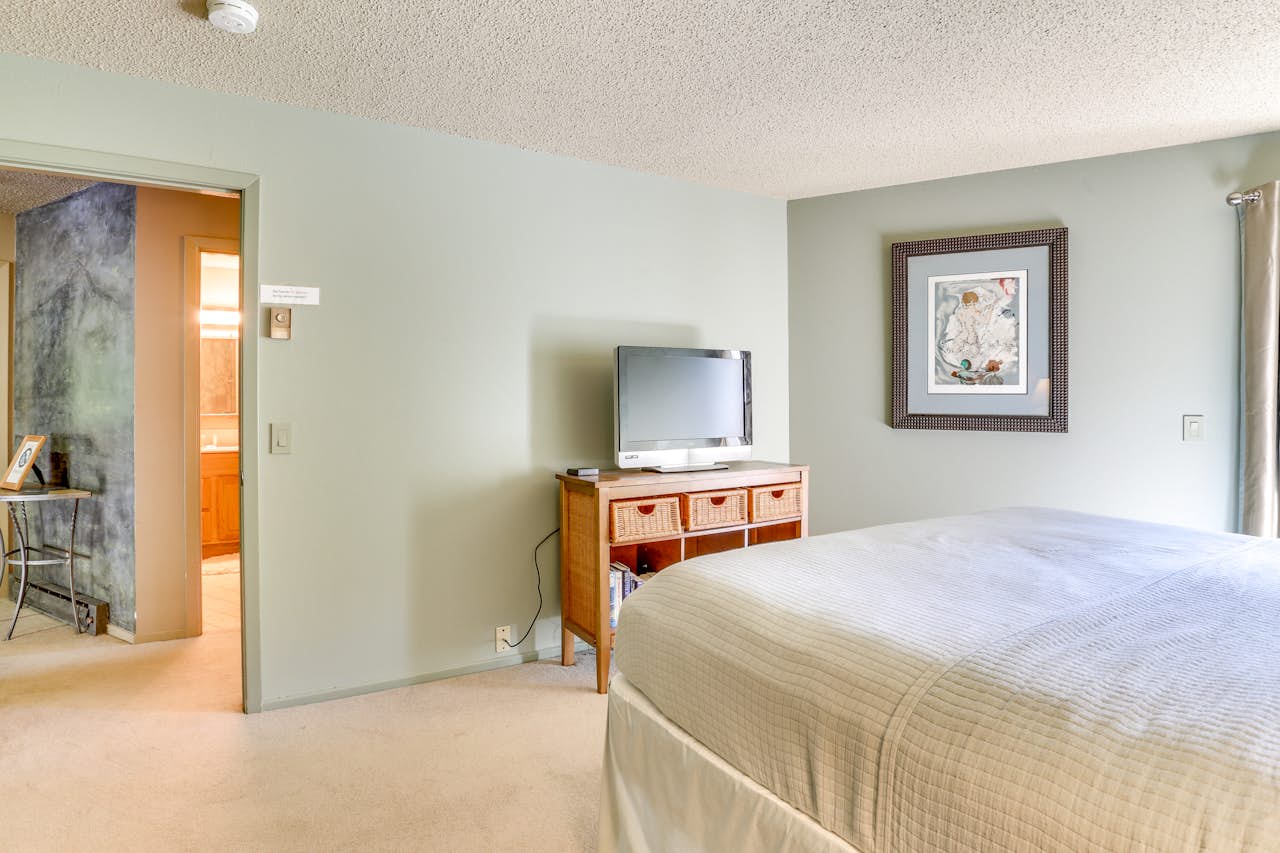 Fairway Condos Retreat 2 BD Vacation Rental in Welches, OR Vacasa