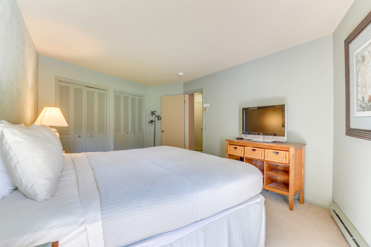 Fairway Condos Retreat 2 BD Vacation Rental in Welches, OR Vacasa