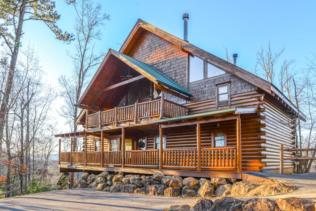 Charming Dog Friendly Cabin, Sleeps 16, Hot Tub, View — Sevierville, TN — vacation rental