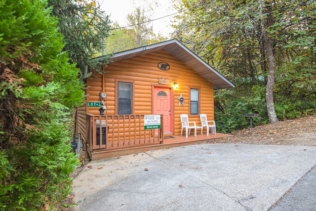 Charming Hideaway, Sleeps 2・Sleepy Neighborhood — Pigeon Forge, TN — vacation rental