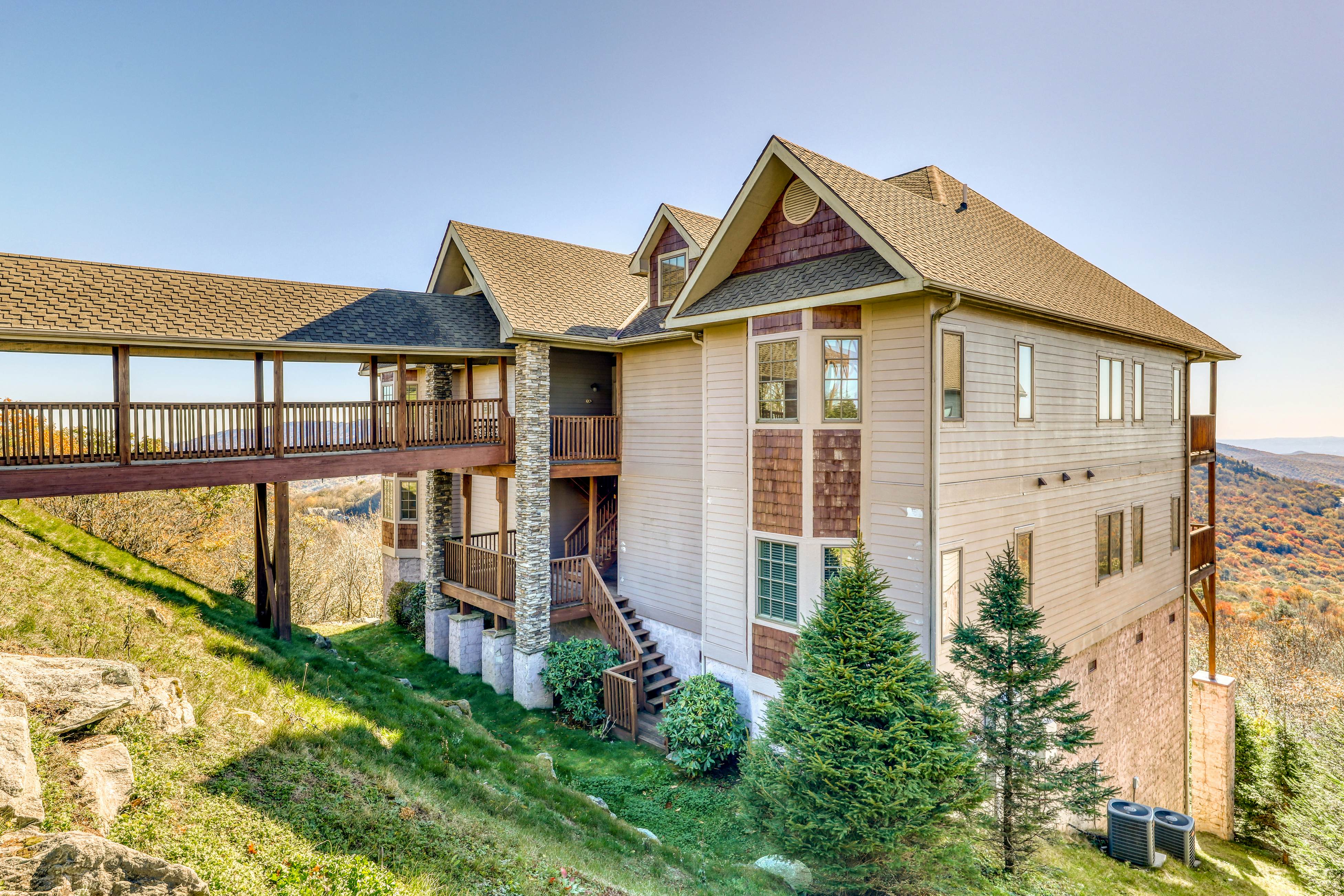 Sugar Mountain Cabin Rentals, SkiIn/SkiOut Vacation Rentals Vacasa