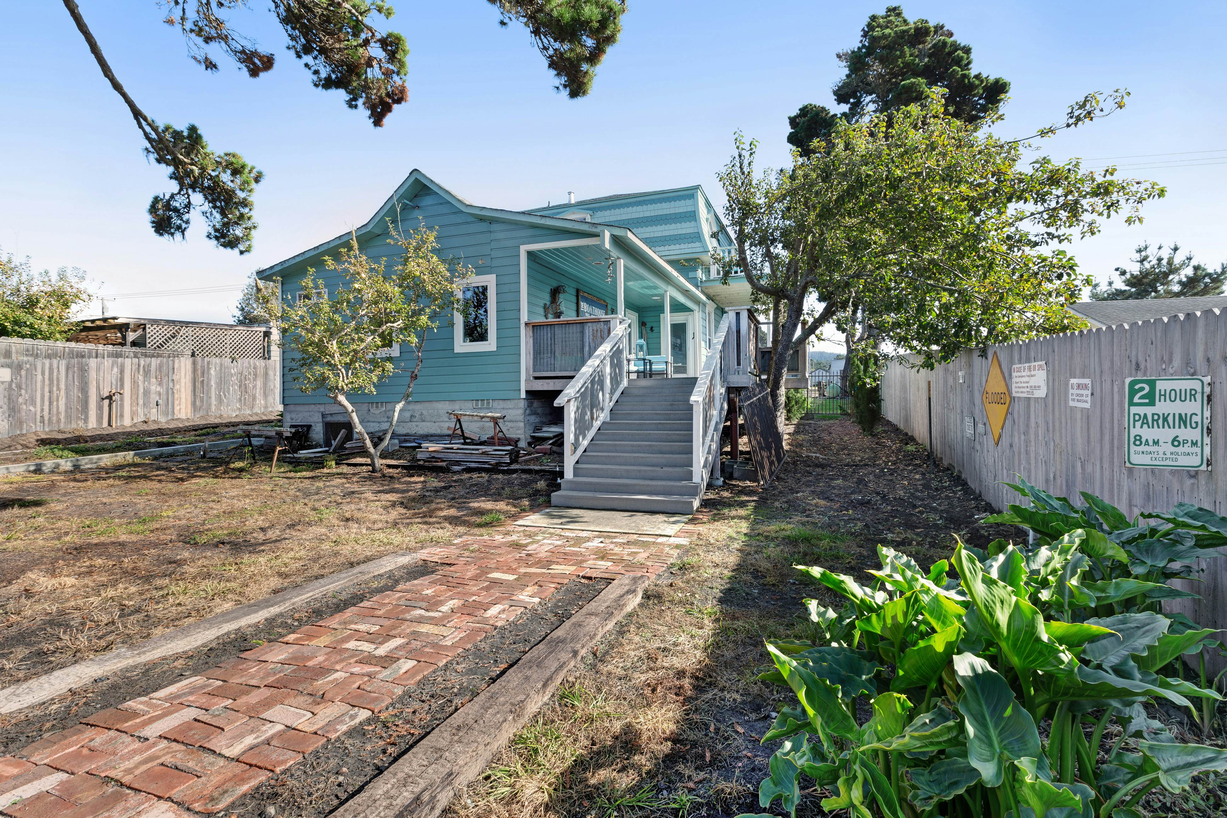 Mermaid Manor 4 BD Fort Bragg, CA Vacation Rental Vacasa