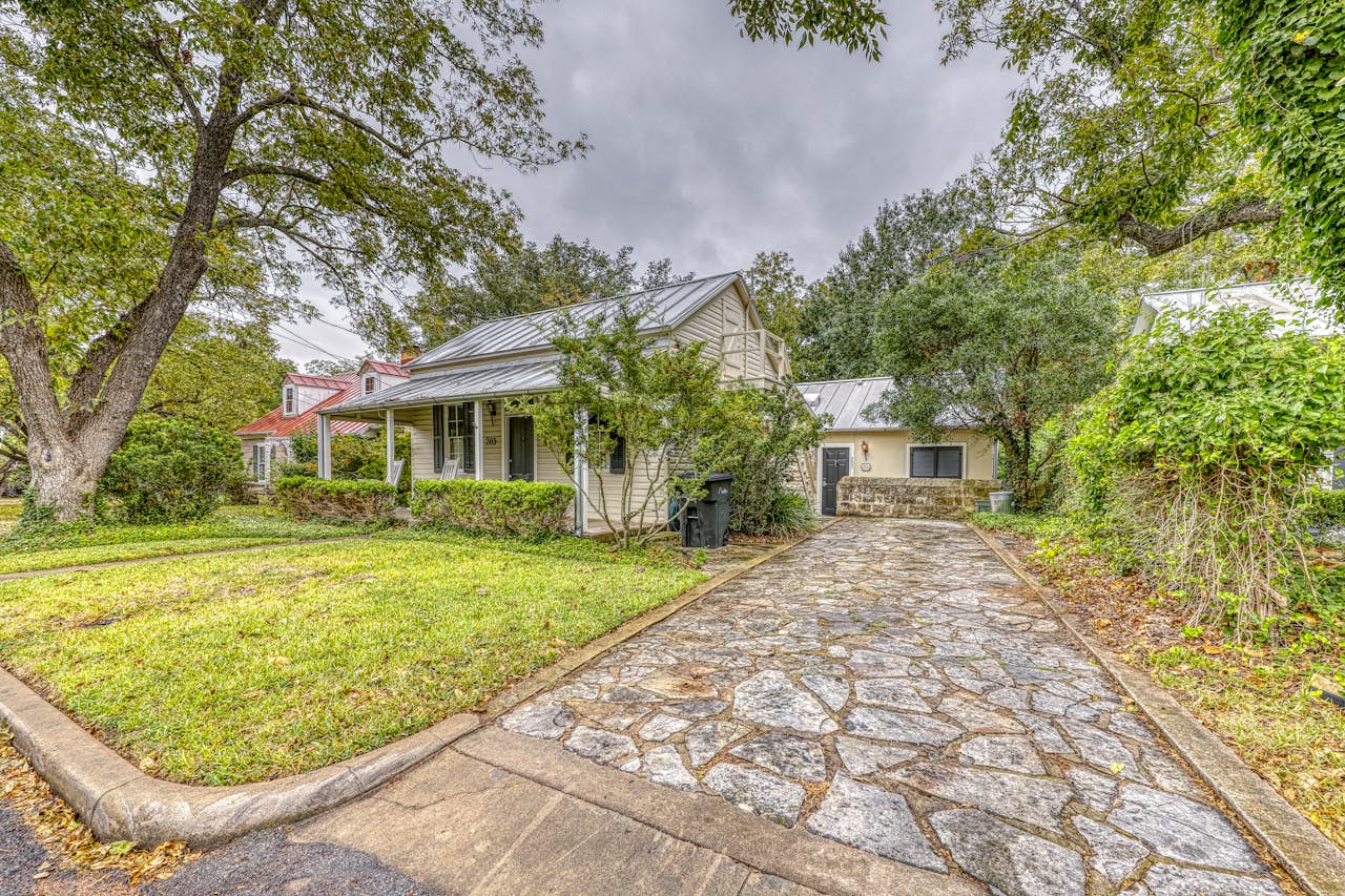 Eva's Guest House 2 BD Vacation Rental in Fredericksburg, TX Vacasa