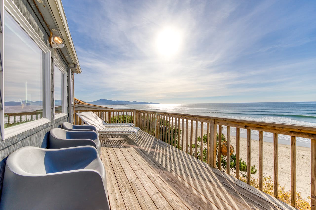 Oceanfront Cottage 3 BD Vacation Rental in Oceanside, OR Vacasa