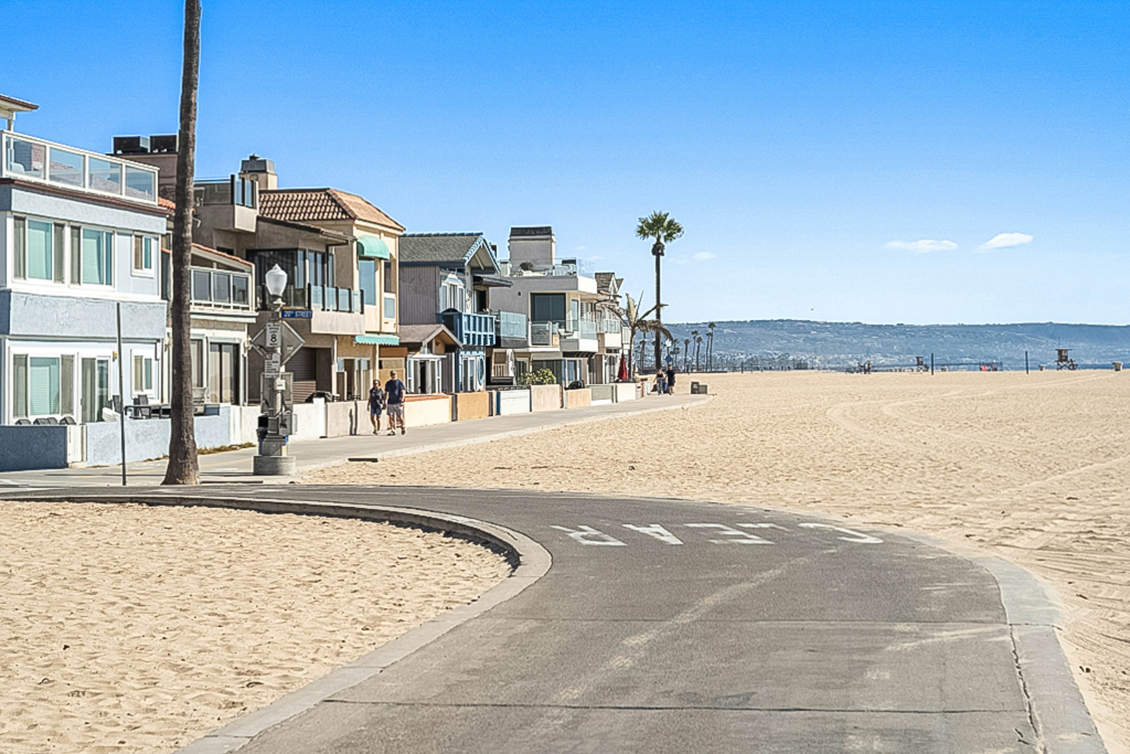 Newport Vacation Memories -Upstairs