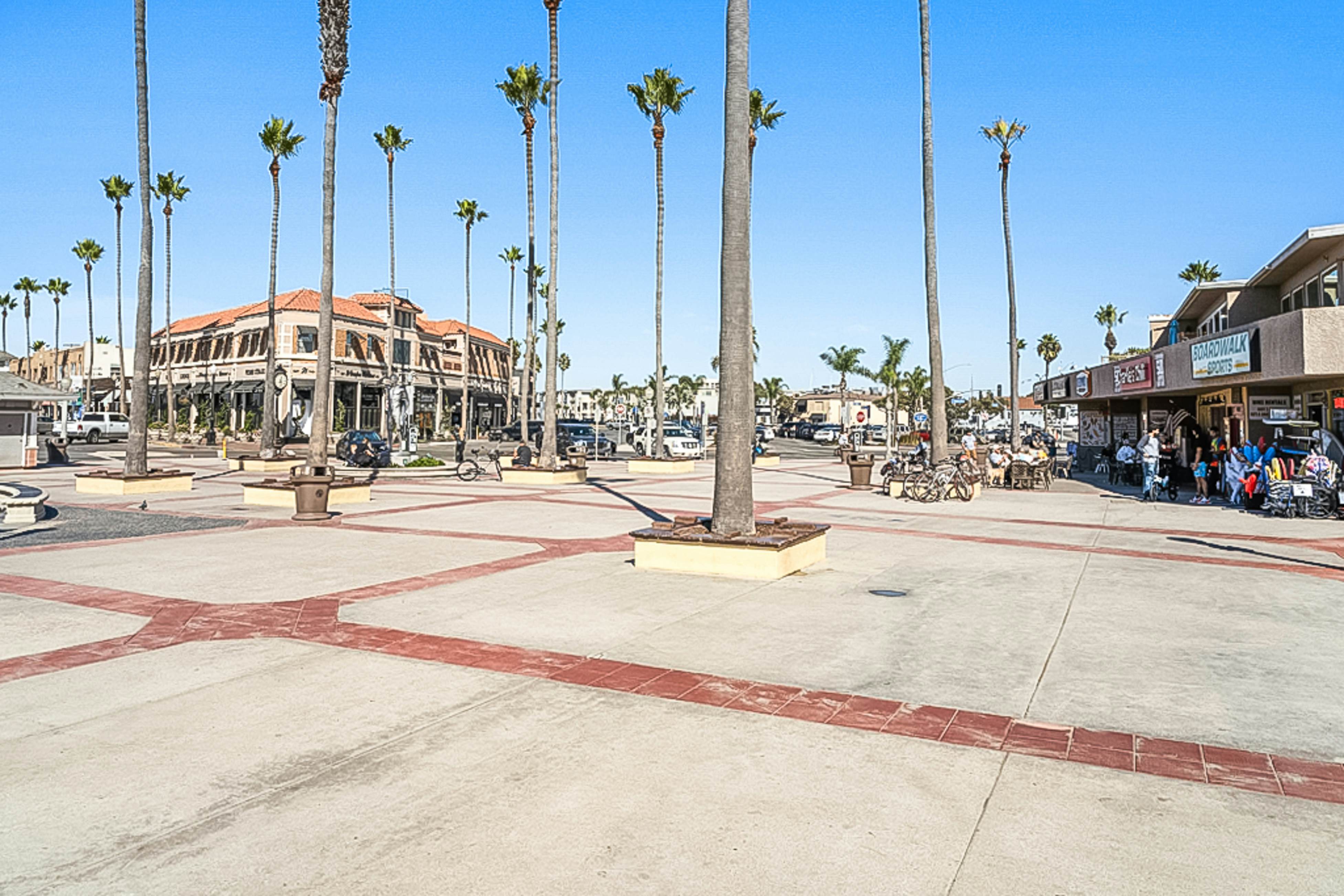 Newport Vacation Memories -Upstairs