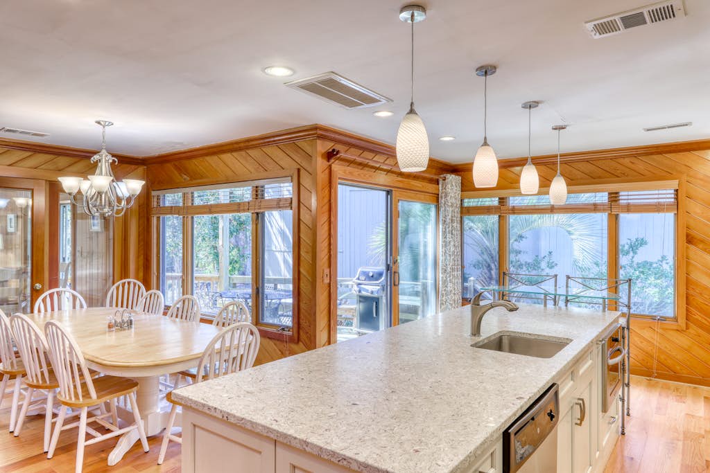 West Beach home with Plenty of Space - Moments Away from the Beach — Kiawah Island, SC — vacation rental