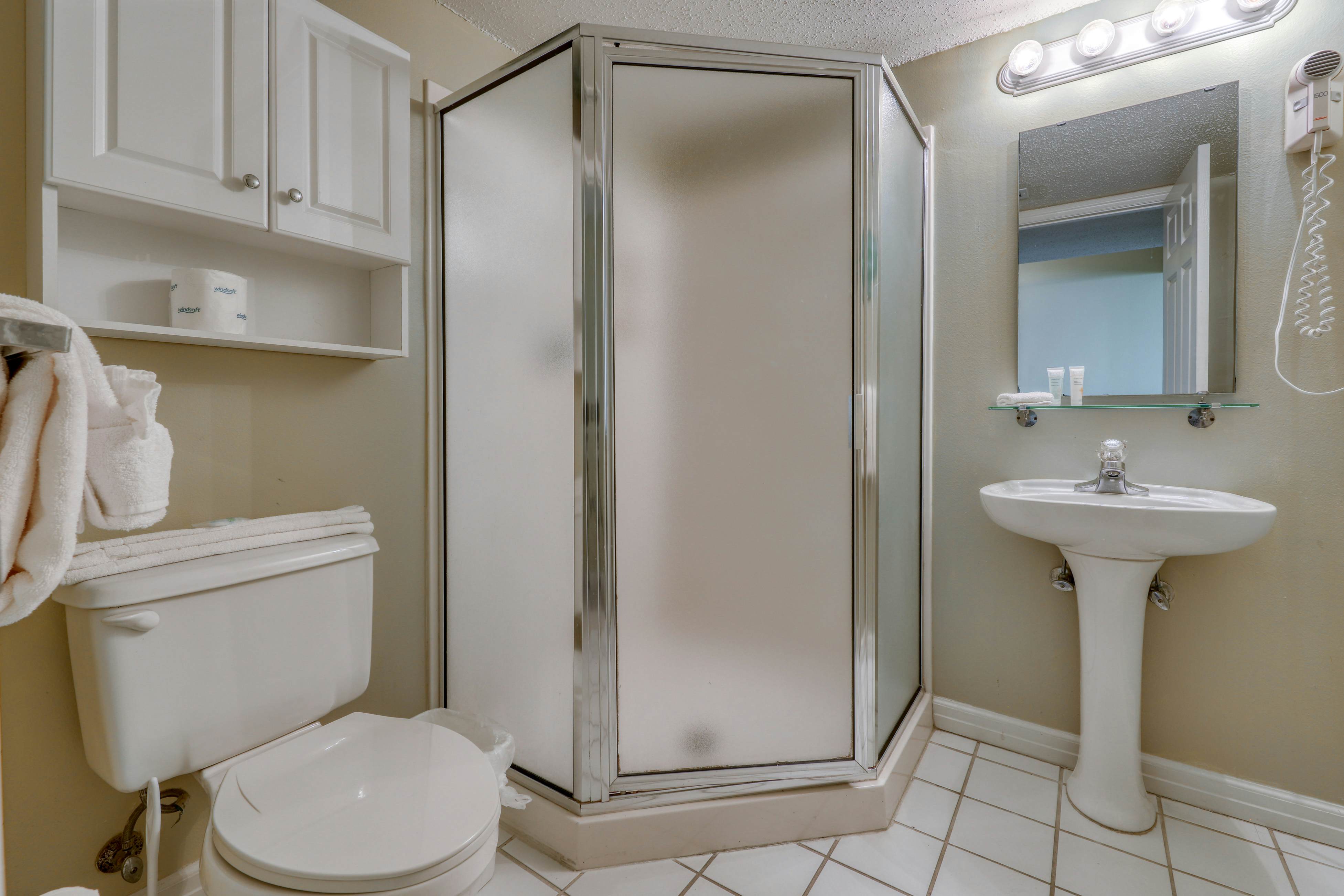 Pelican Beach Resort 1802