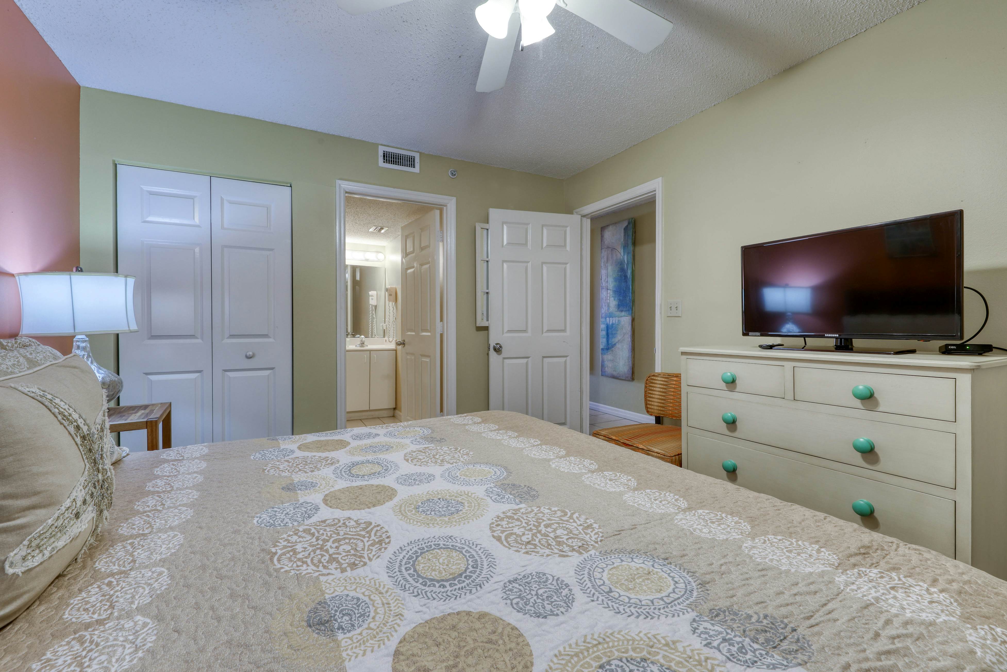 Pelican Beach Resort 1802