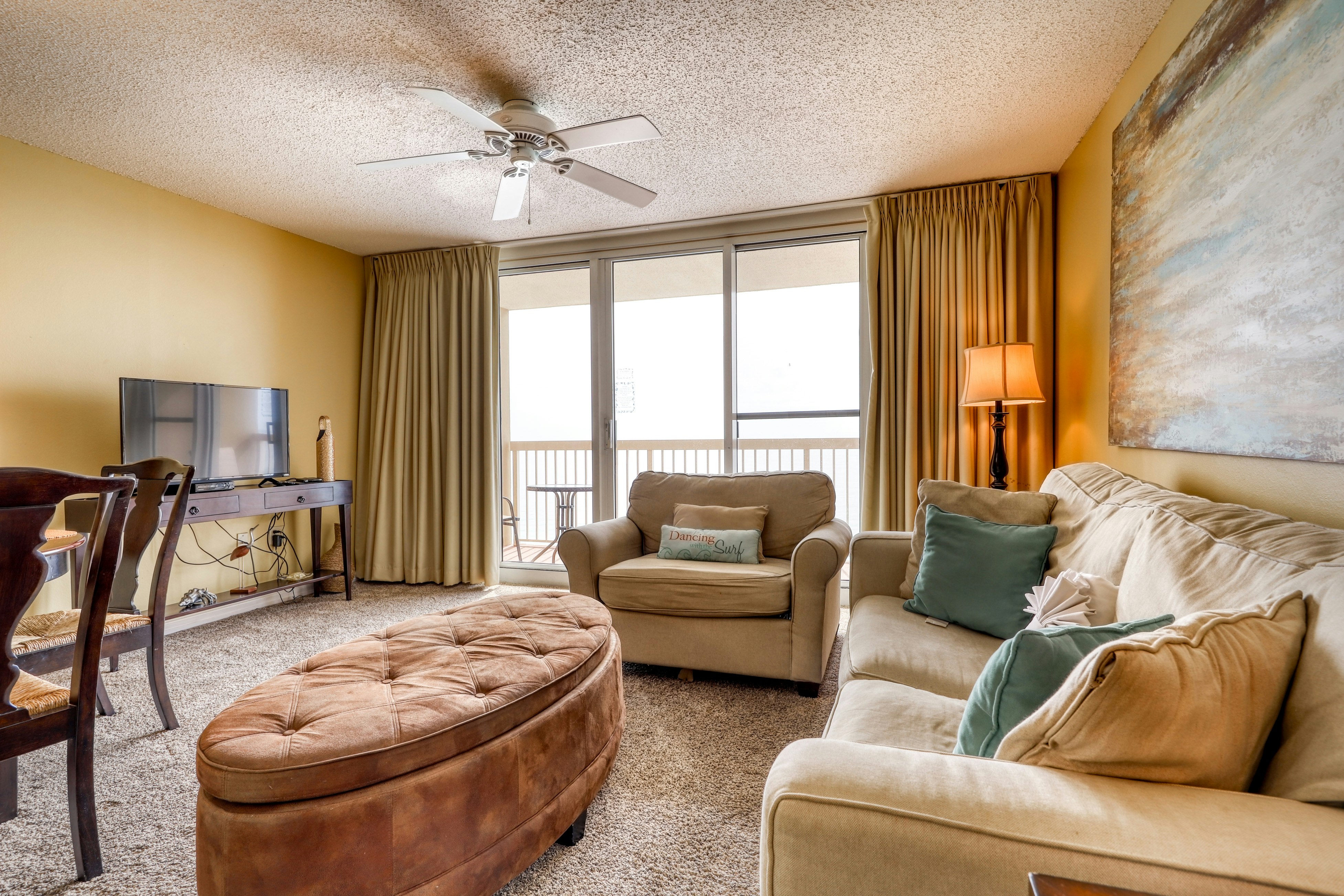 Pelican Beach Resort 1802