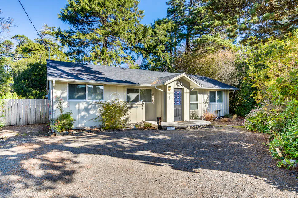 The Wallace Beach House 3 BD Gleneden Beach, OR Vacation Rental Vacasa