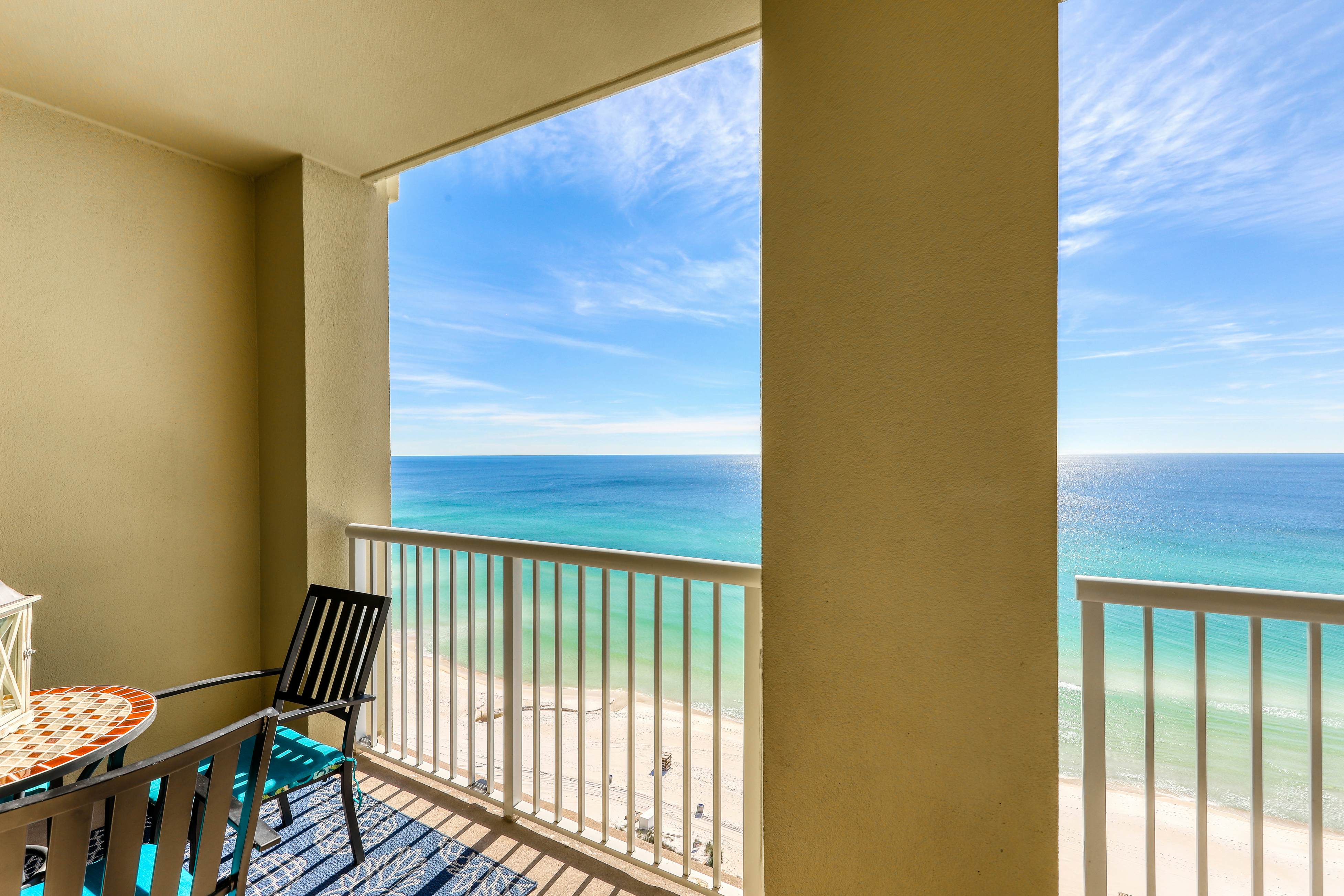 Grand Panama Tower 1-1402