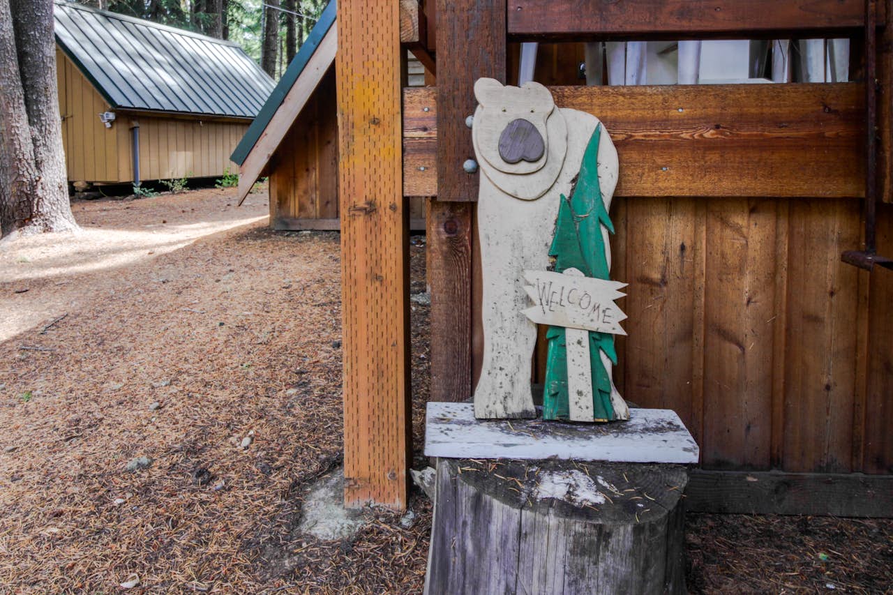 Cabin in the Woods 1 BD Vacation Rental in Easton, WA Vacasa