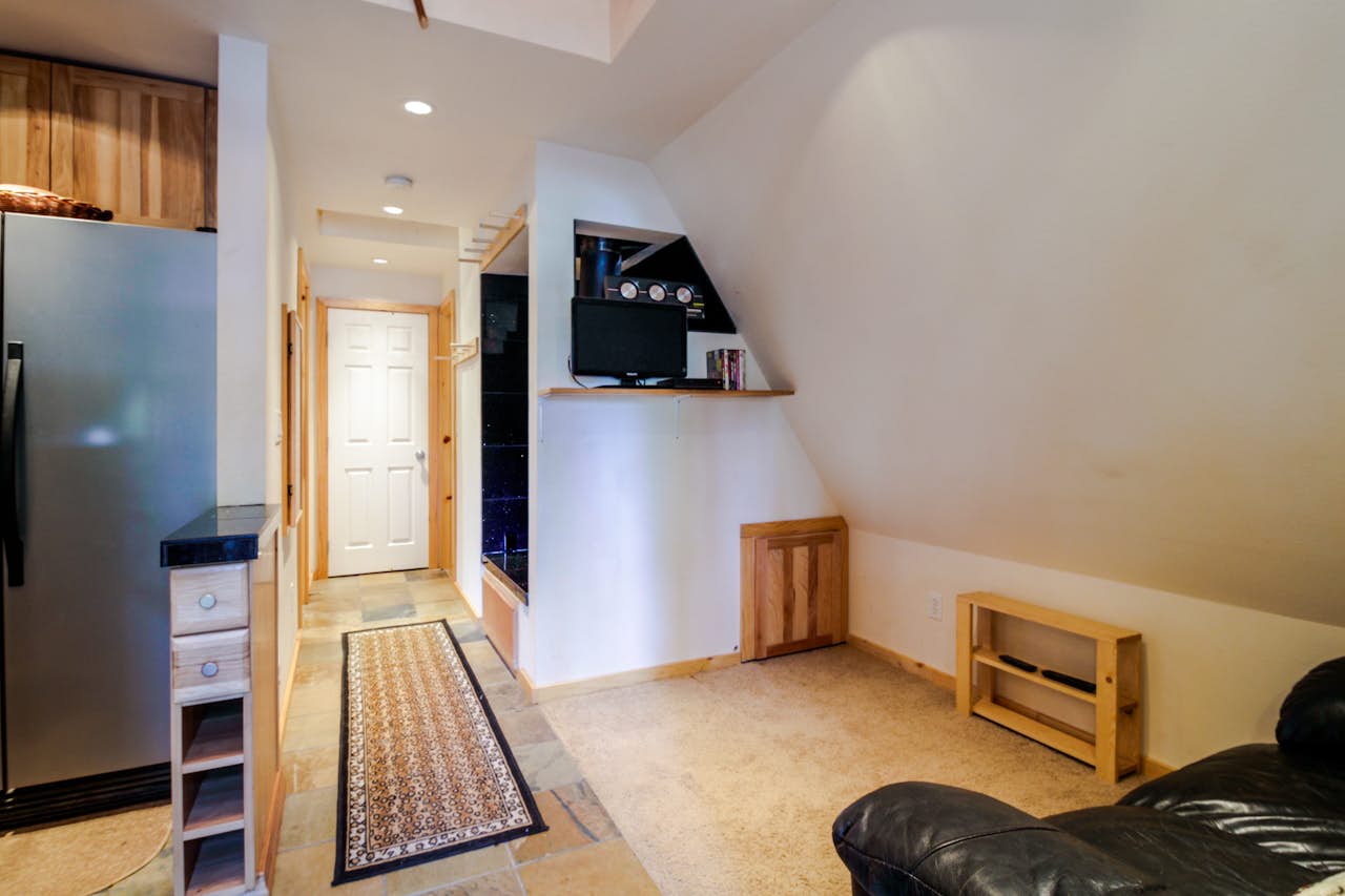 Cabin in the Woods 1 BD Vacation Rental in Easton, WA Vacasa