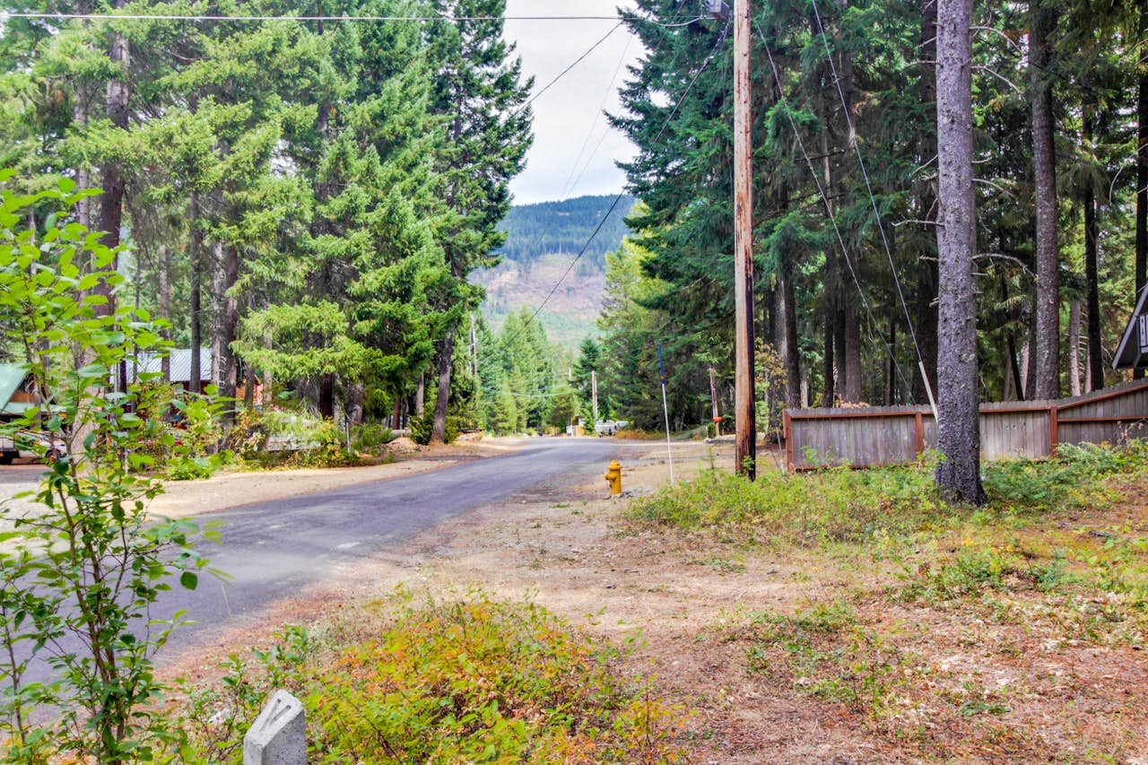 Cabin in the Woods 1 BD Vacation Rental in Easton, WA Vacasa