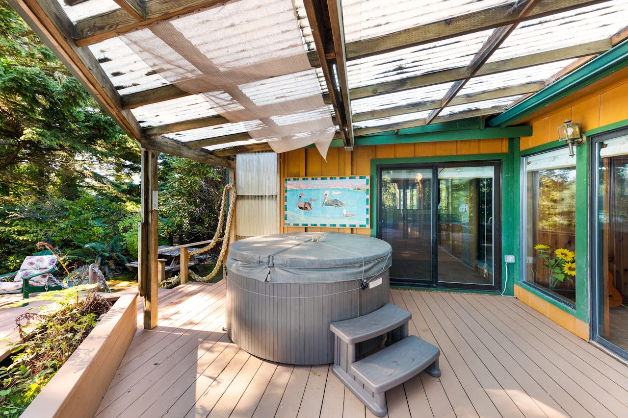 Joe Ney Hideaway 2 BD Vacation Rental in Coos Bay, OR Vacasa