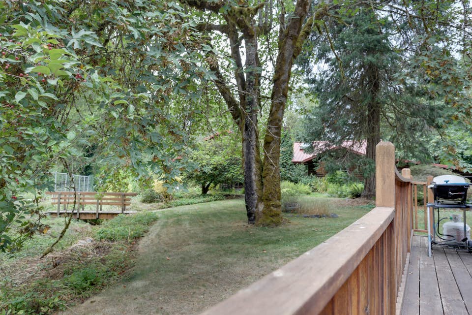 Molalla River Cottage 1 BD Vacation Rental in Molalla, OR Vacasa