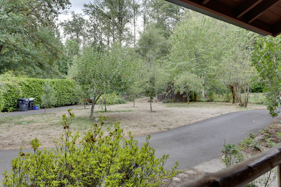 Molalla River Cottage 1 BD Vacation Rental in Molalla, OR Vacasa