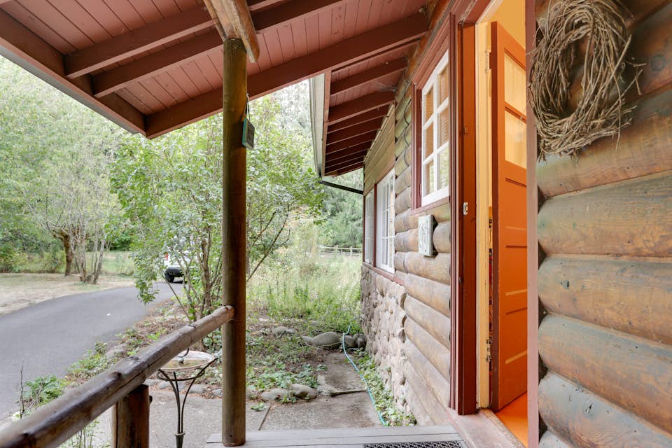 Molalla River Cottage 1 BD Vacation Rental in Molalla, OR Vacasa