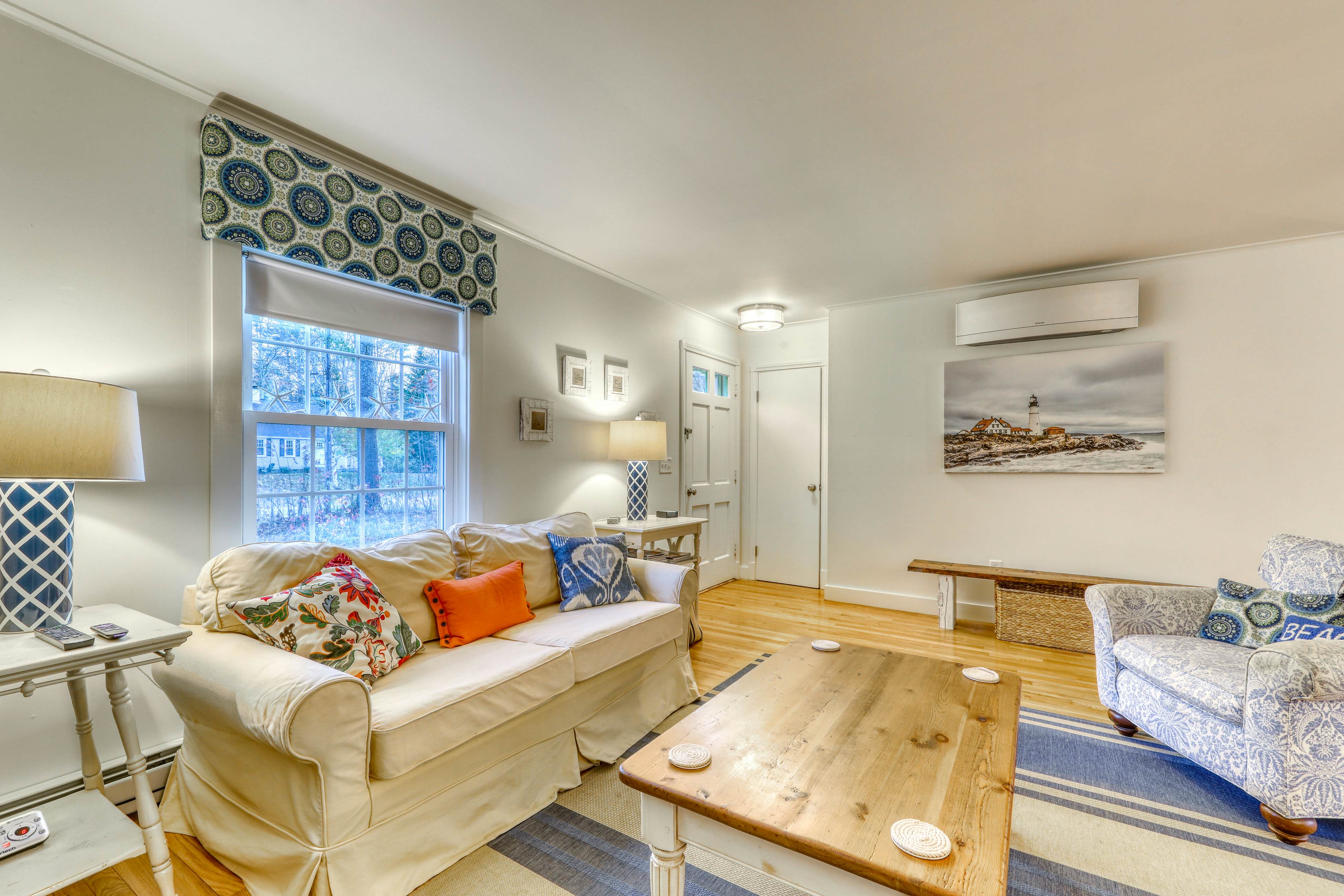 Kennebunk Family Cottage With Crib