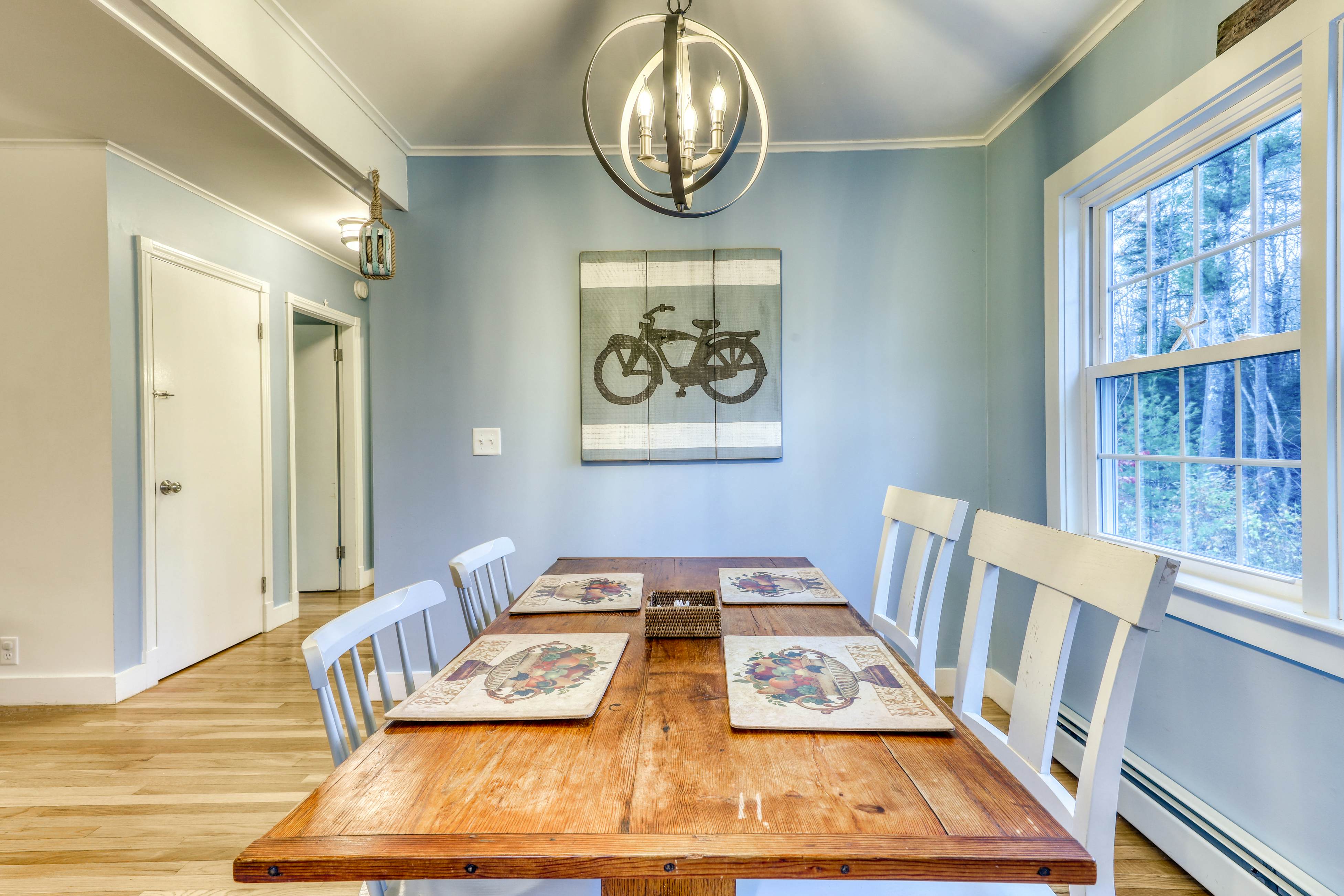 Kennebunk Family Cottage With Crib