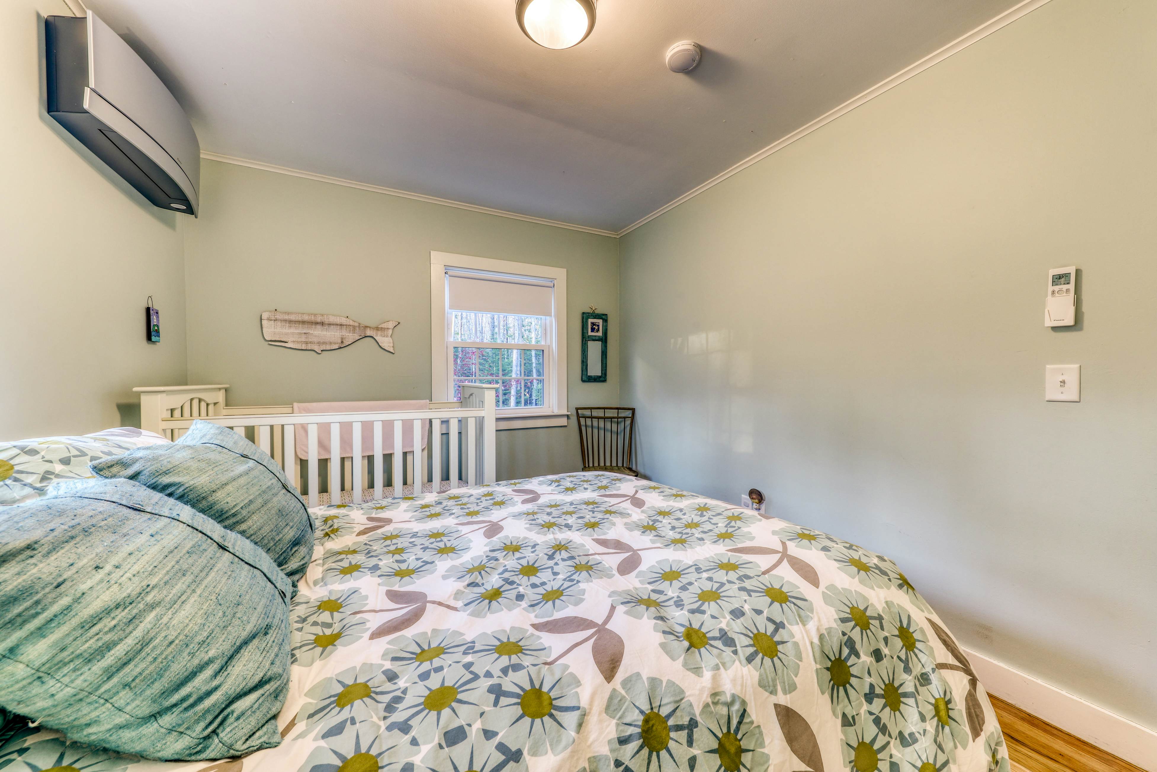 Kennebunk Family Cottage With Crib