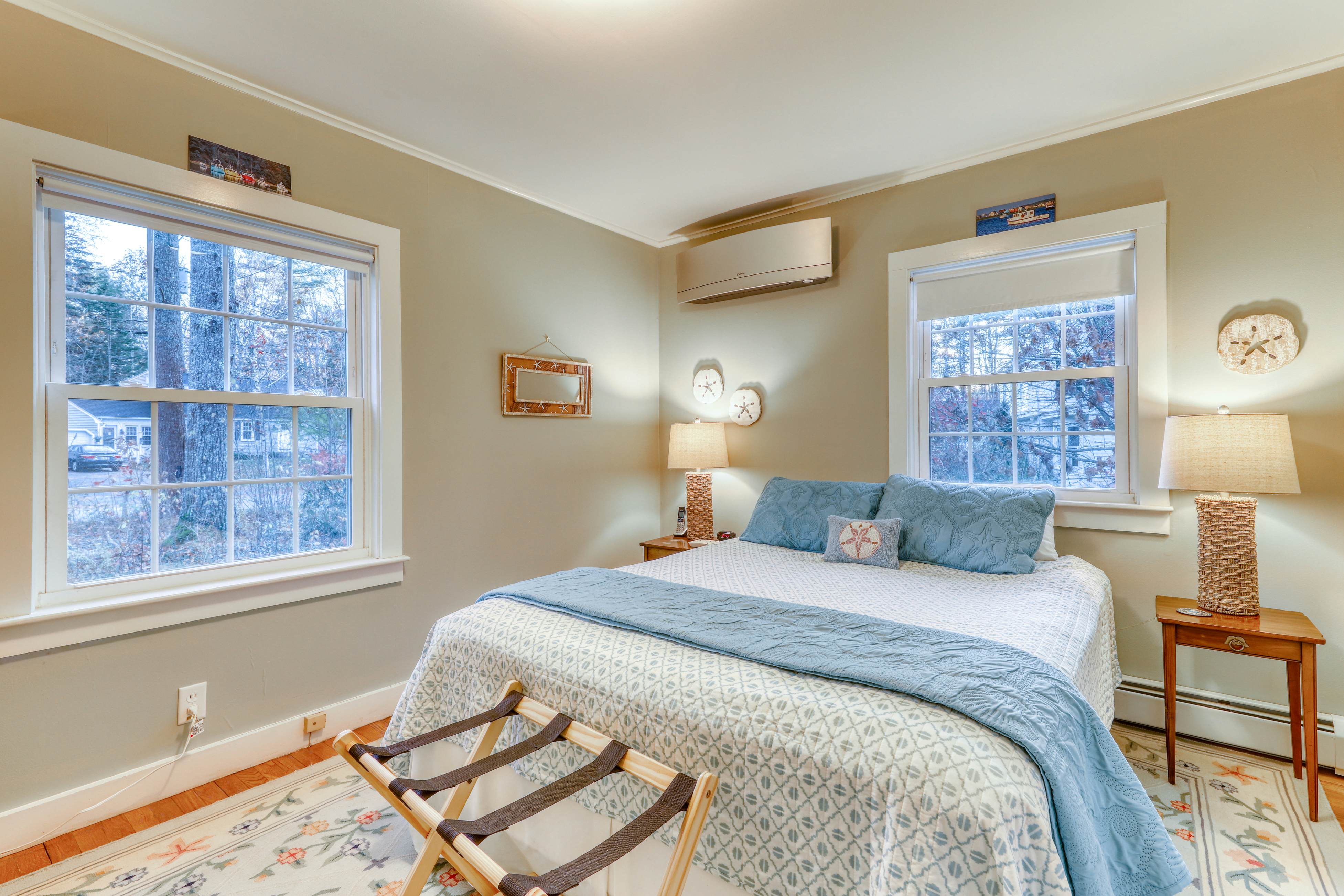 Kennebunk Family Cottage With Crib