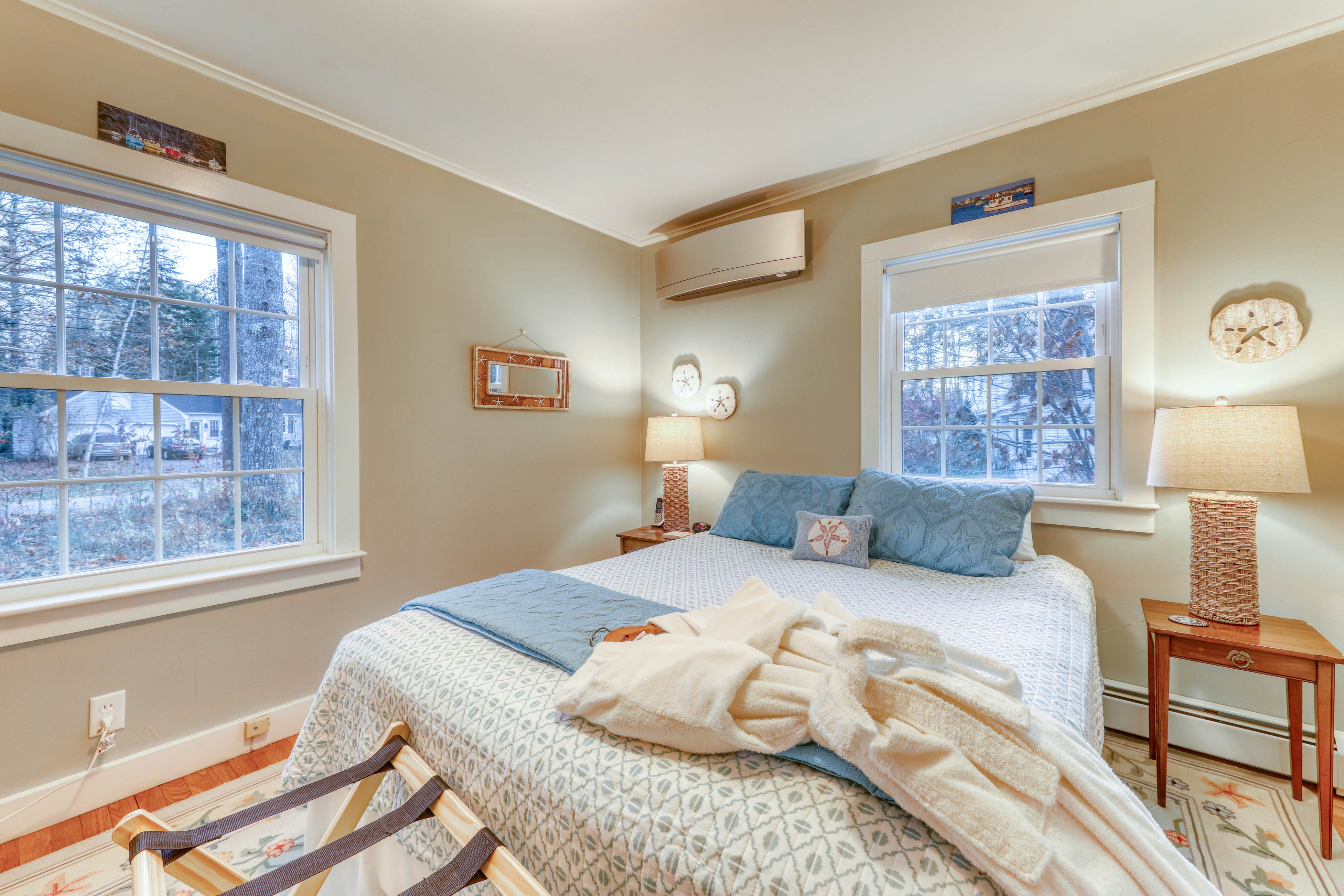 Kennebunk Family Cottage With Crib