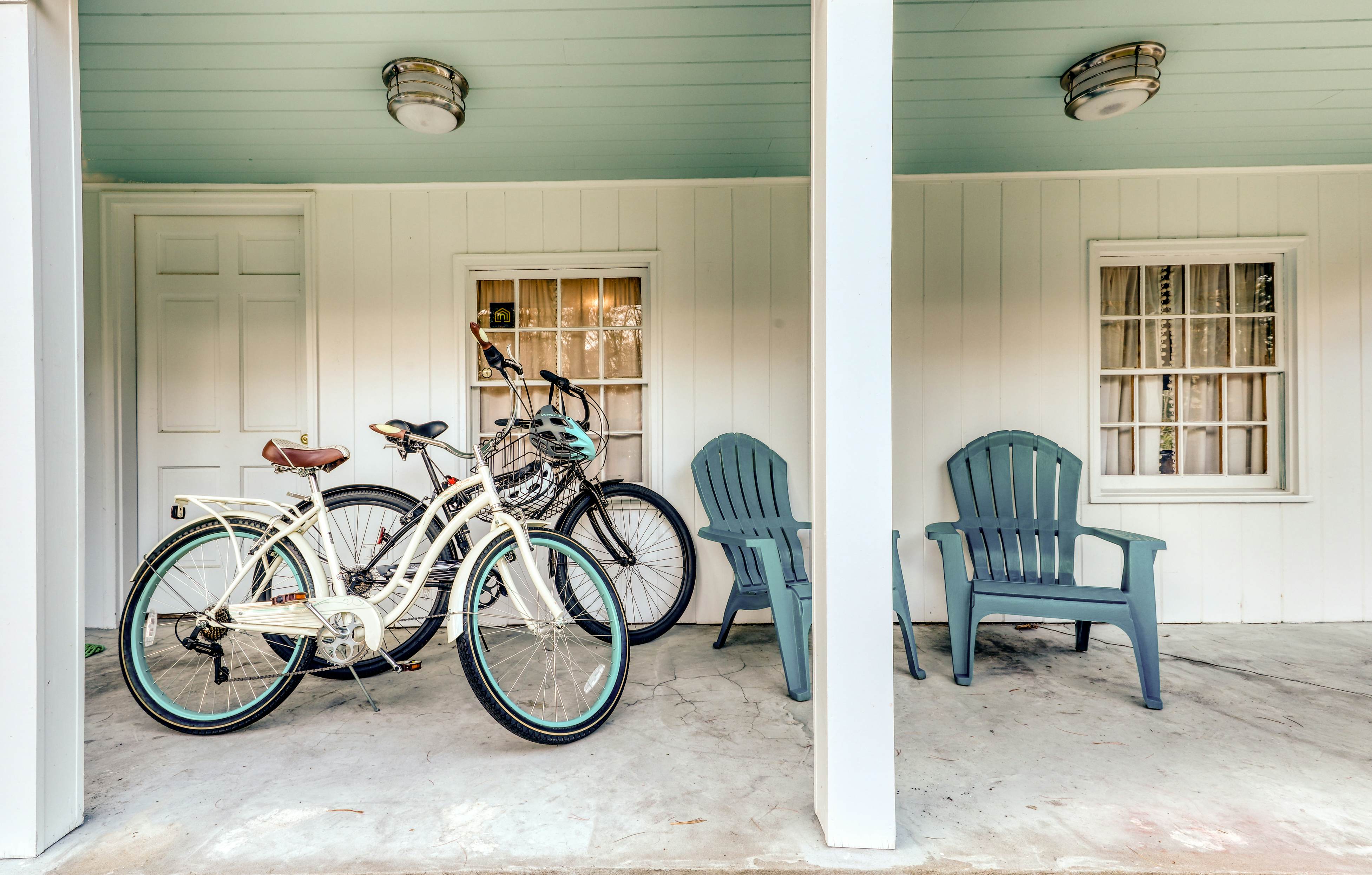 Kennebunk Family Cottage With Crib