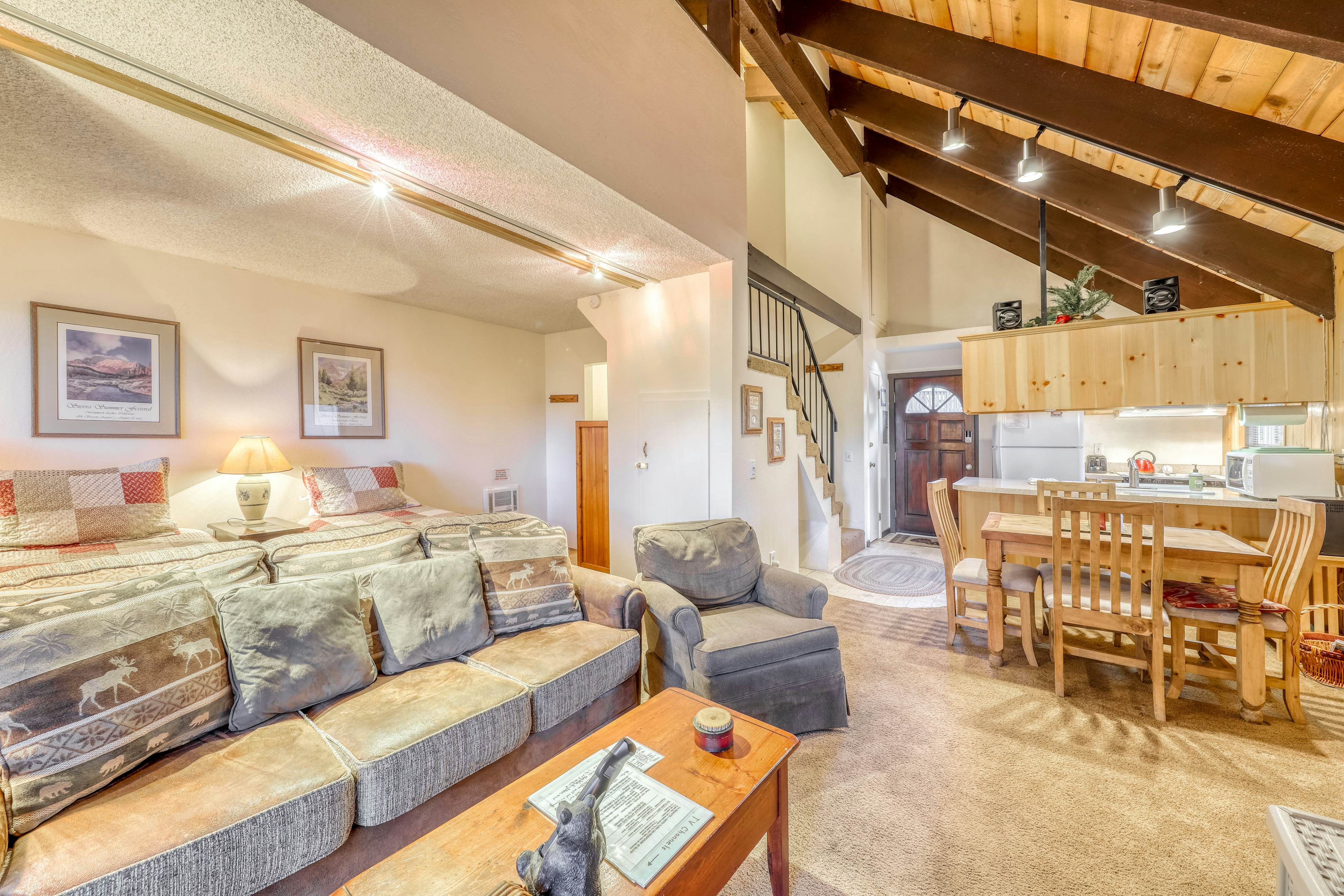 Mammoth View Villas 35