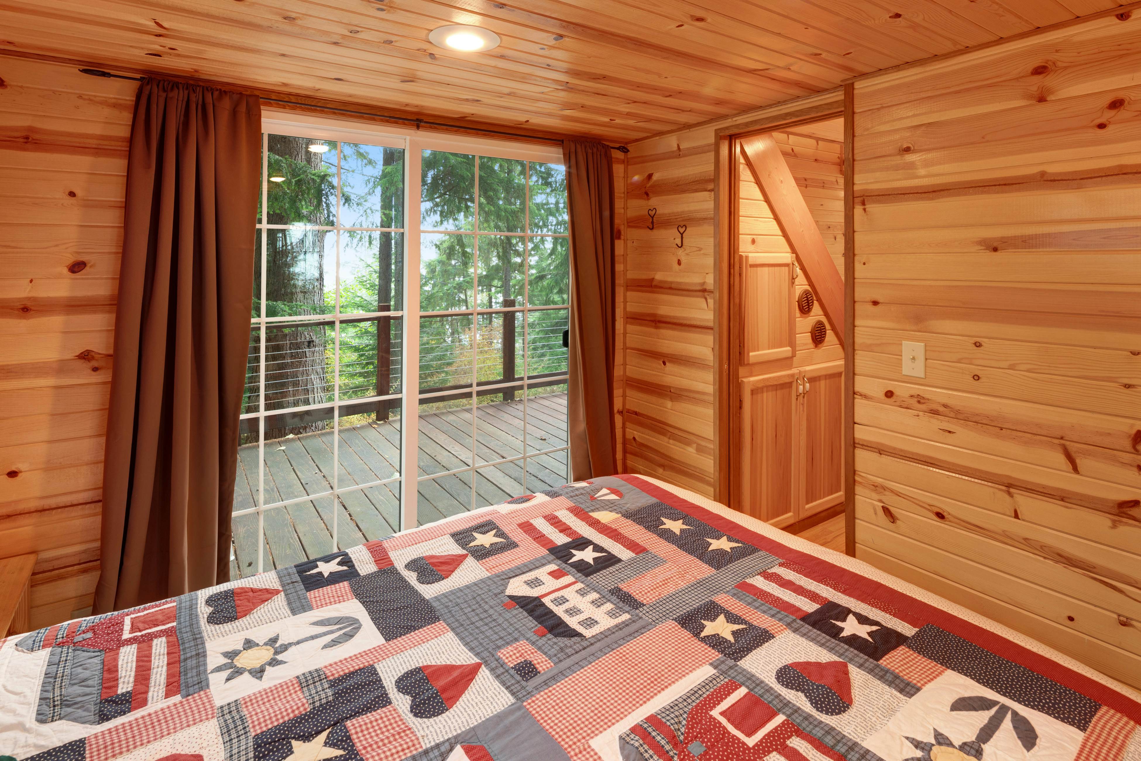 Racoon Retreat 1 BD Eastsound, WA Vacation Rental Vacasa