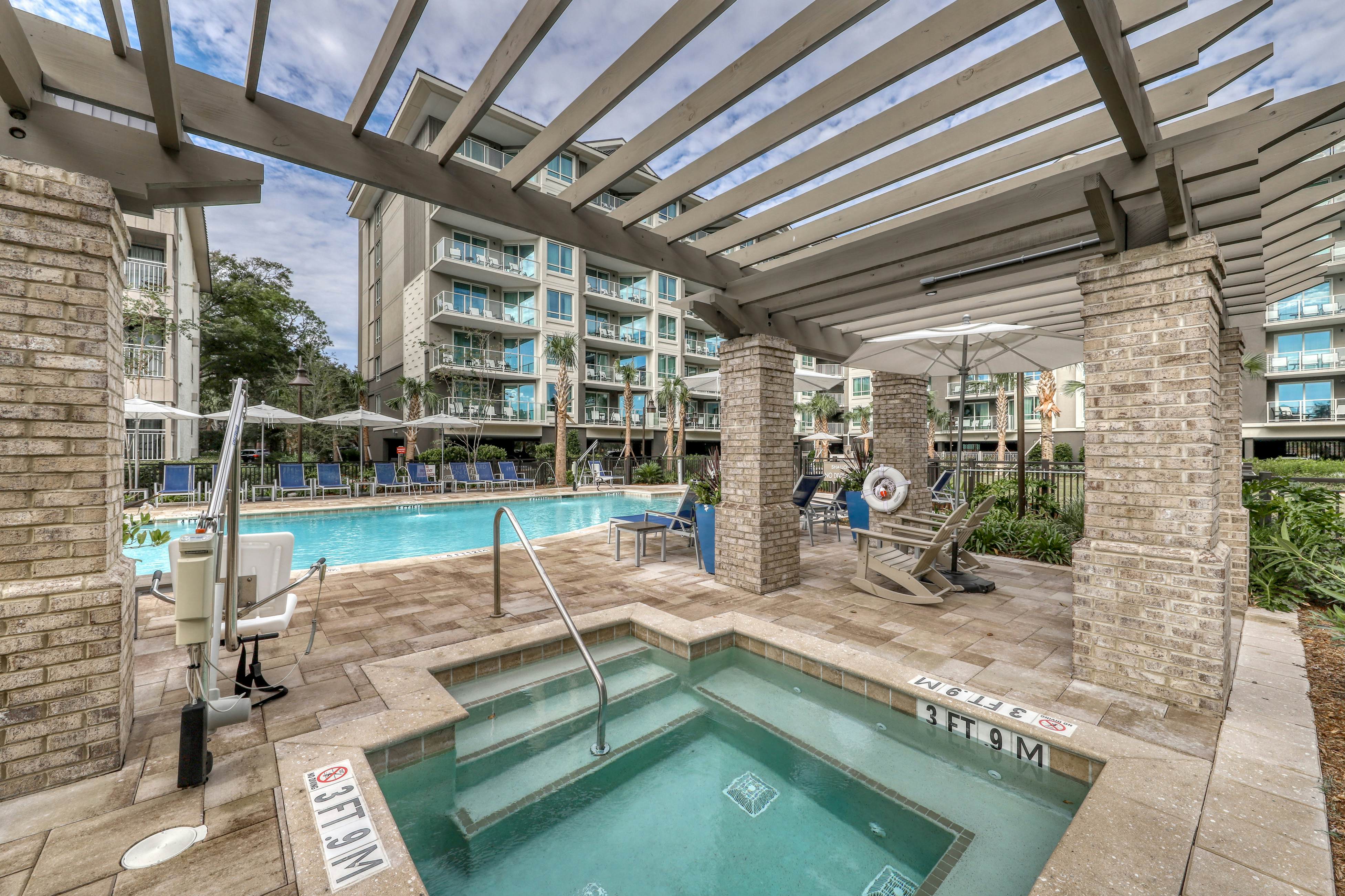 Carolina Beach Club 427 /  Pineapple