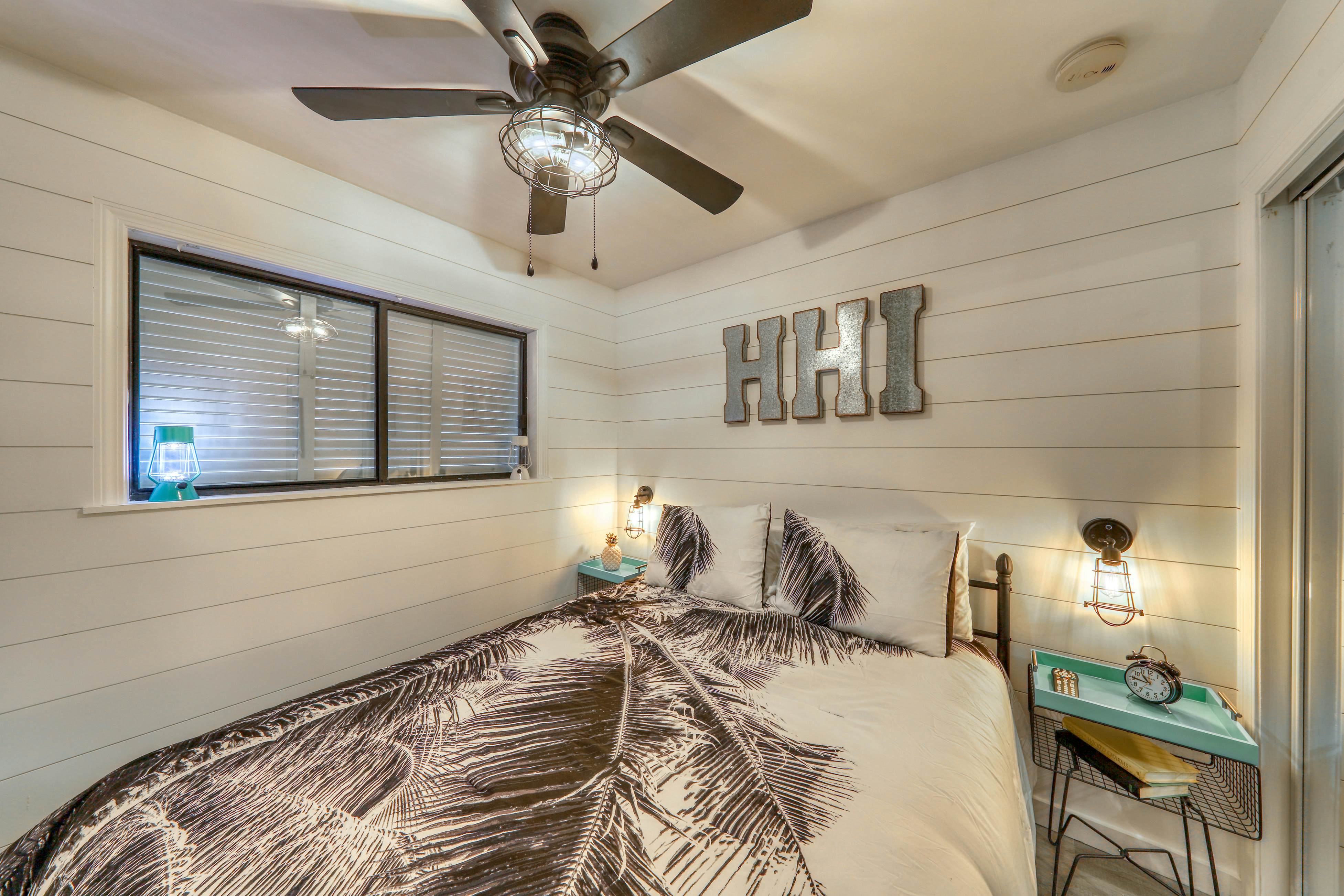 Pink Pineapple 1 BD Hilton Head, SC Vacation Rental Vacasa