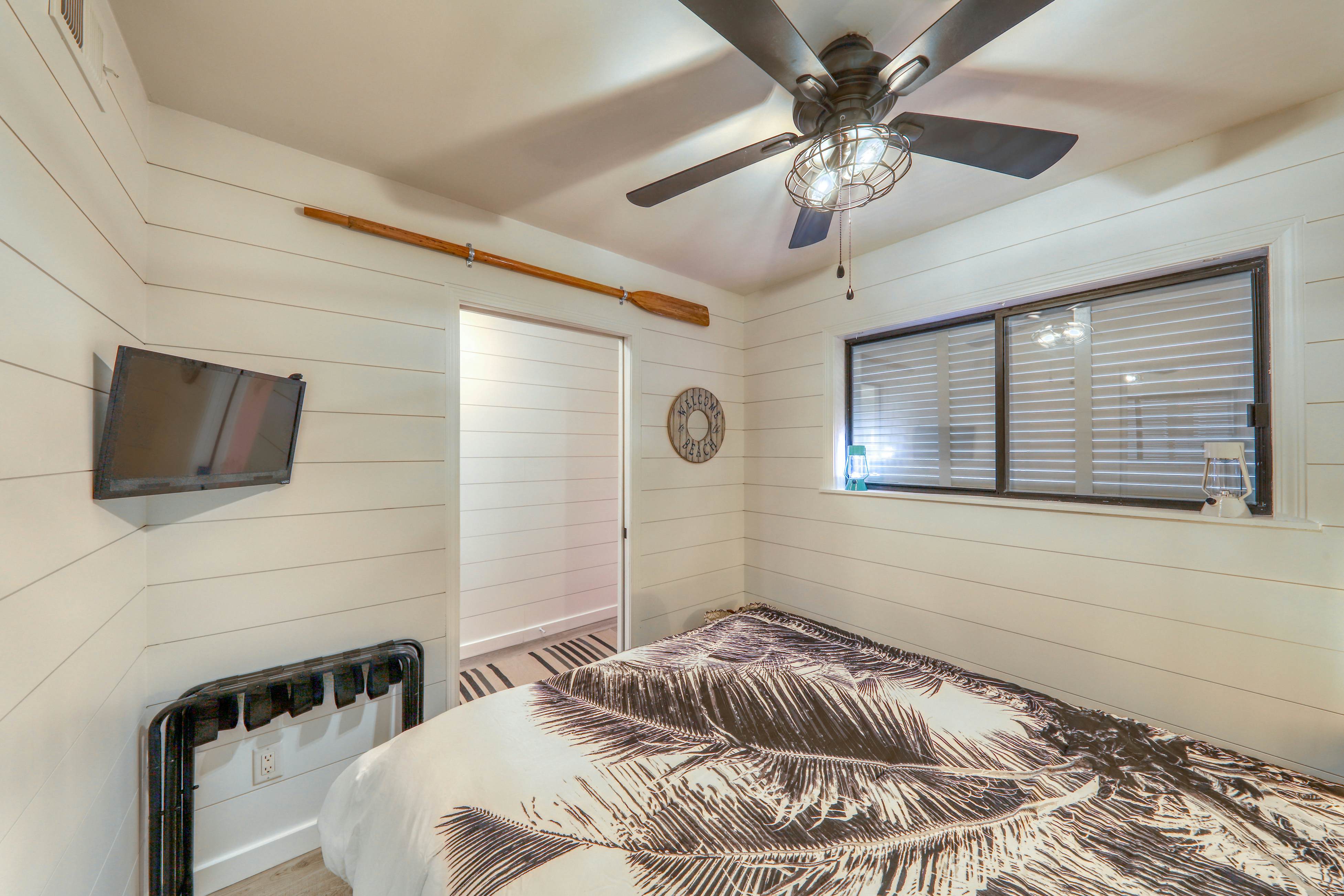 Carolina Beach Club 427 /  Pineapple