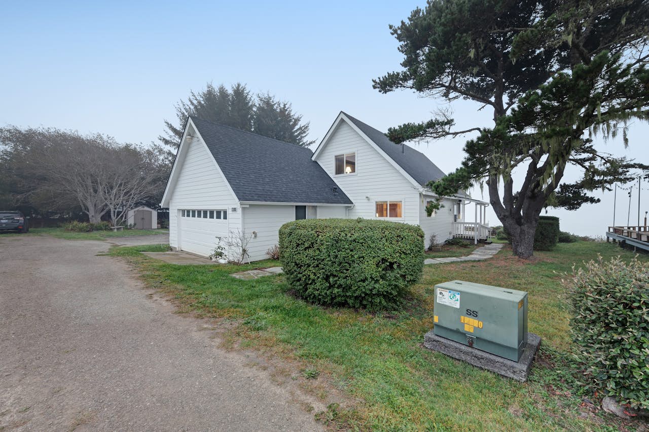 Harbor House 2 BD Vacation Rental in Brookings, OR Vacasa