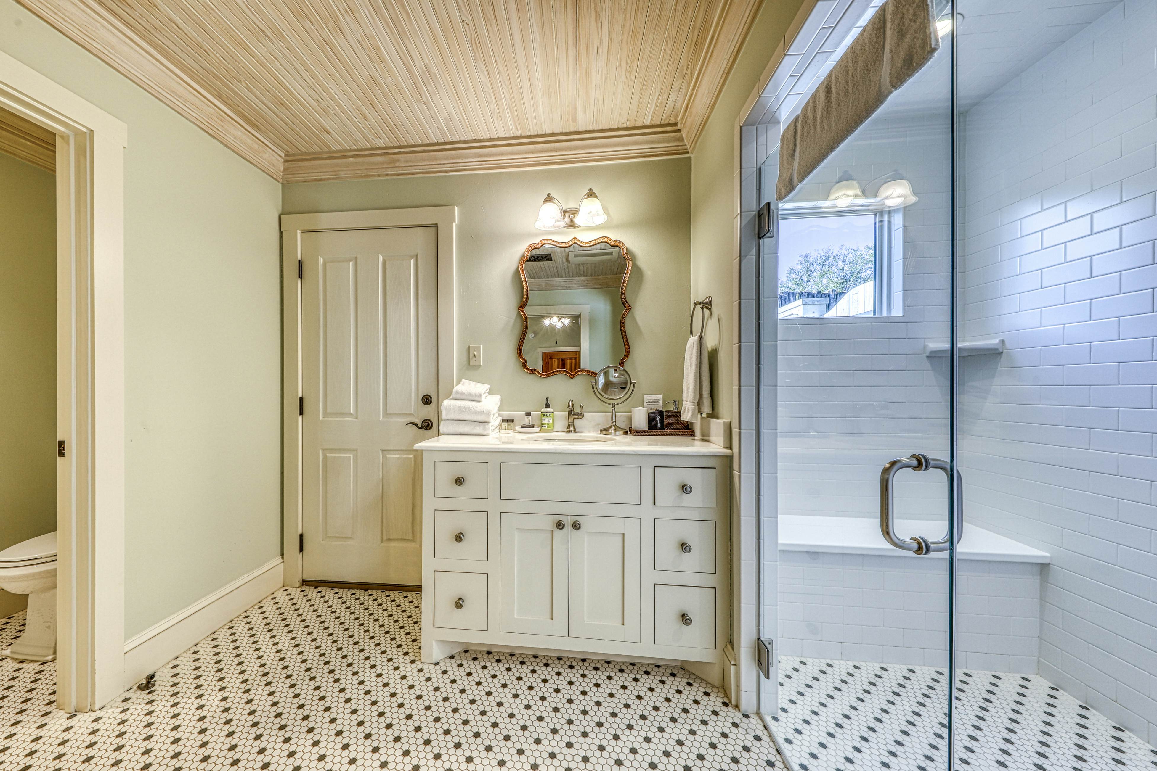 The Blacksmith Quarters on Barons Creek The Cornelia 1 BD