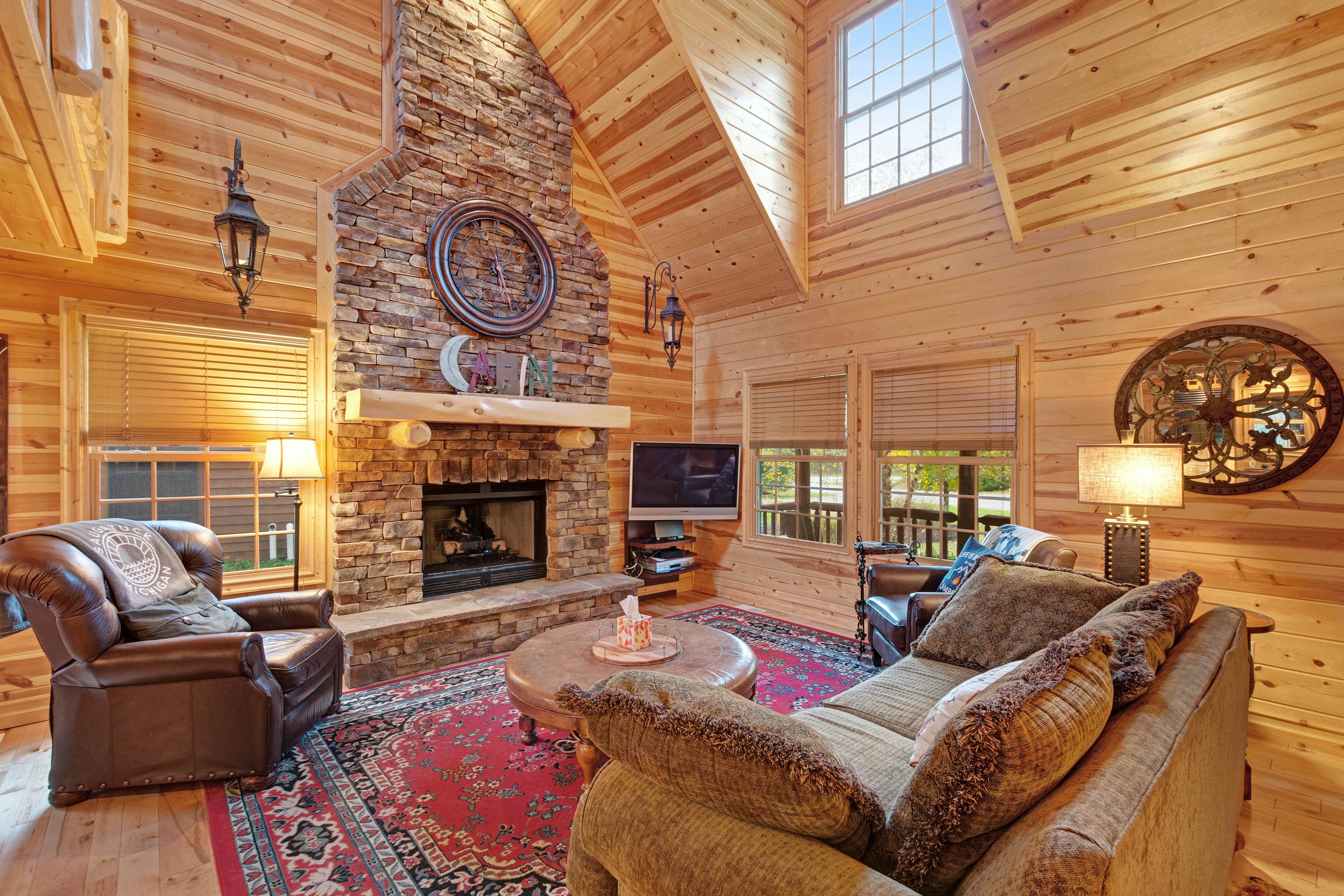 Kingfisher Cove Cabin 2