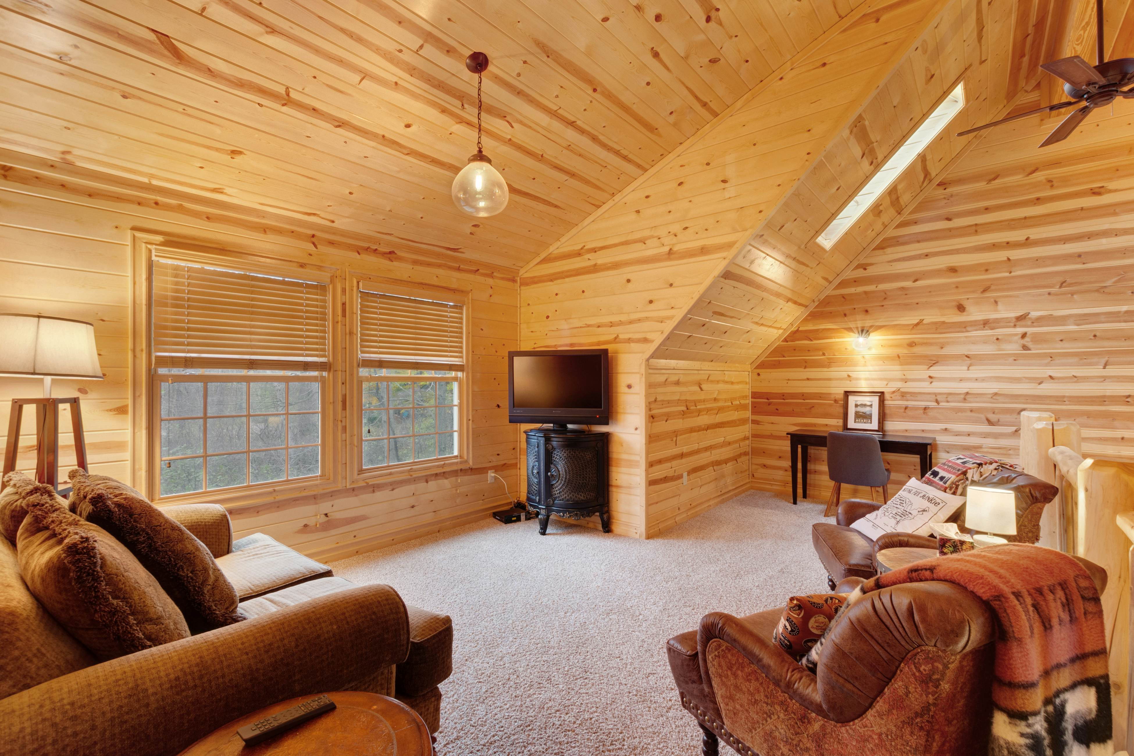 Kingfisher Cove Cabin 2