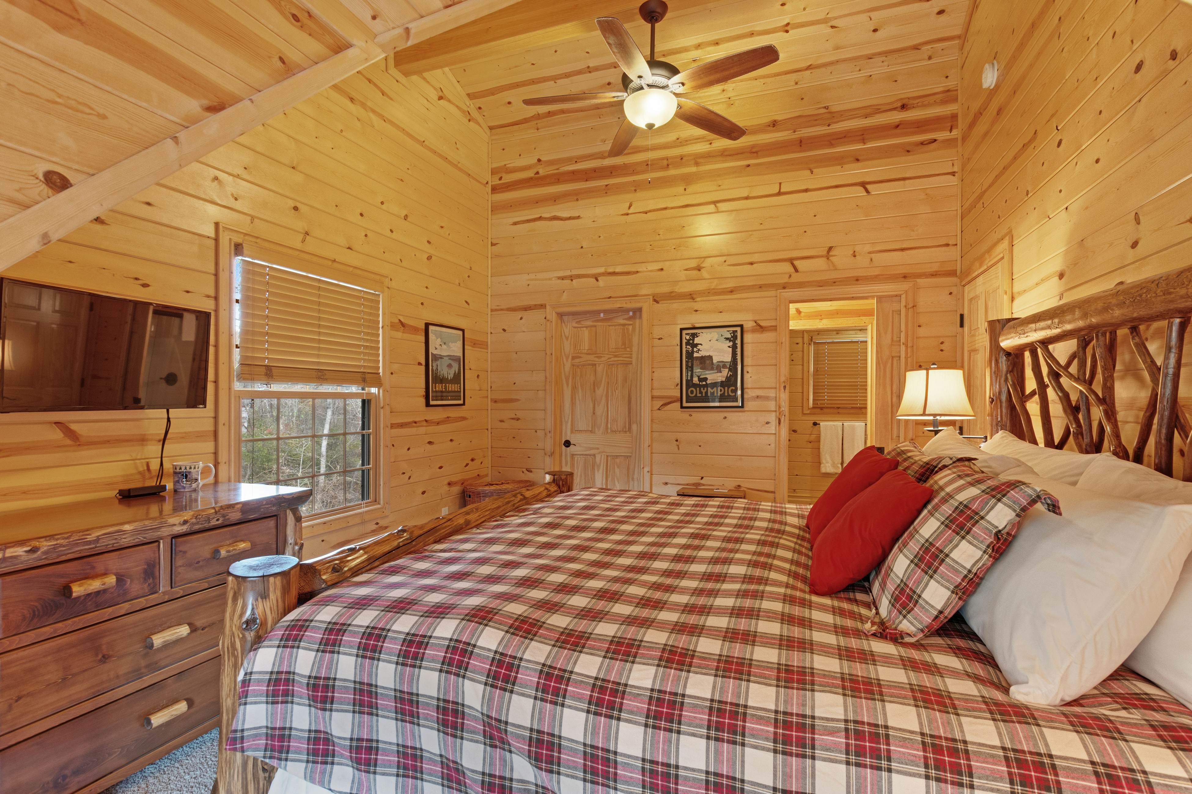 Kingfisher Cove Cabin 2