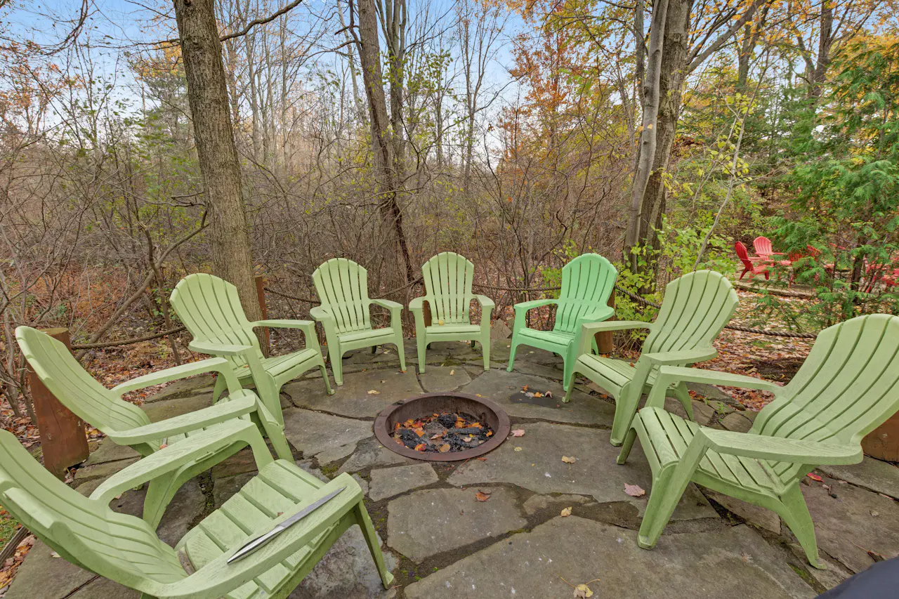 Kingfisher Cove Cabin 2 3 BD Vacation Rental in Saugatuck, MI Vacasa