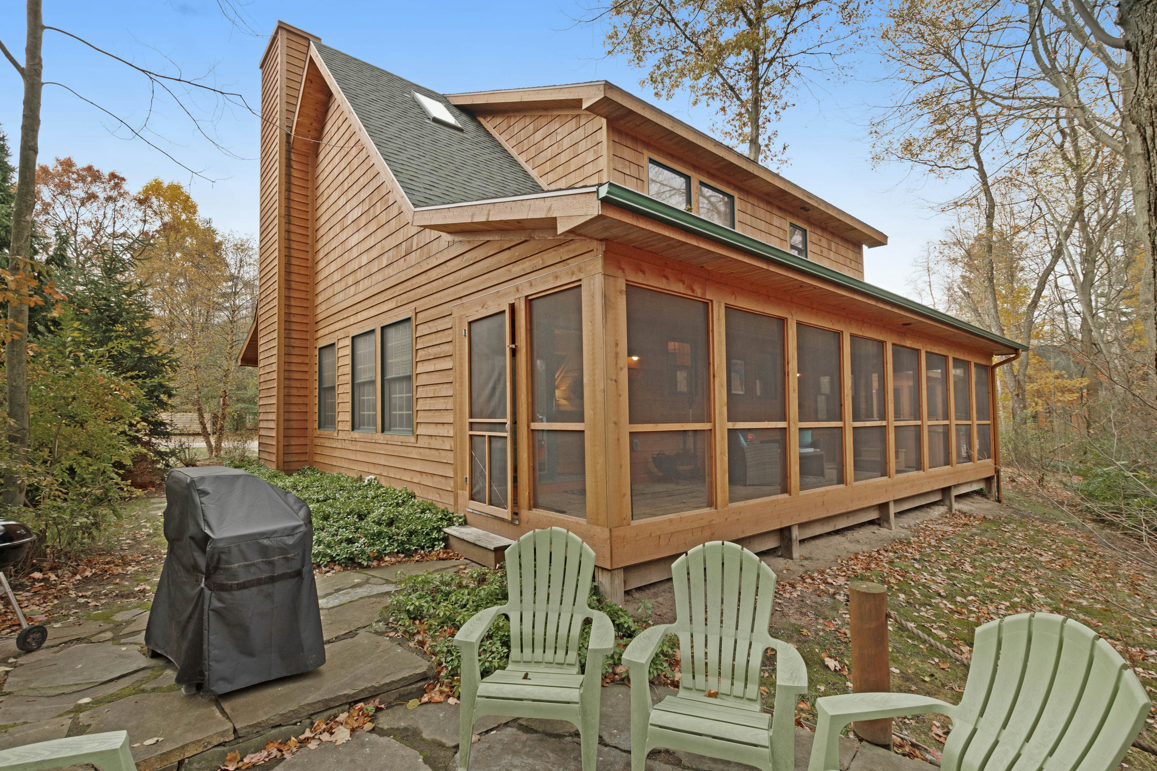 Kingfisher Cove Cabin 2