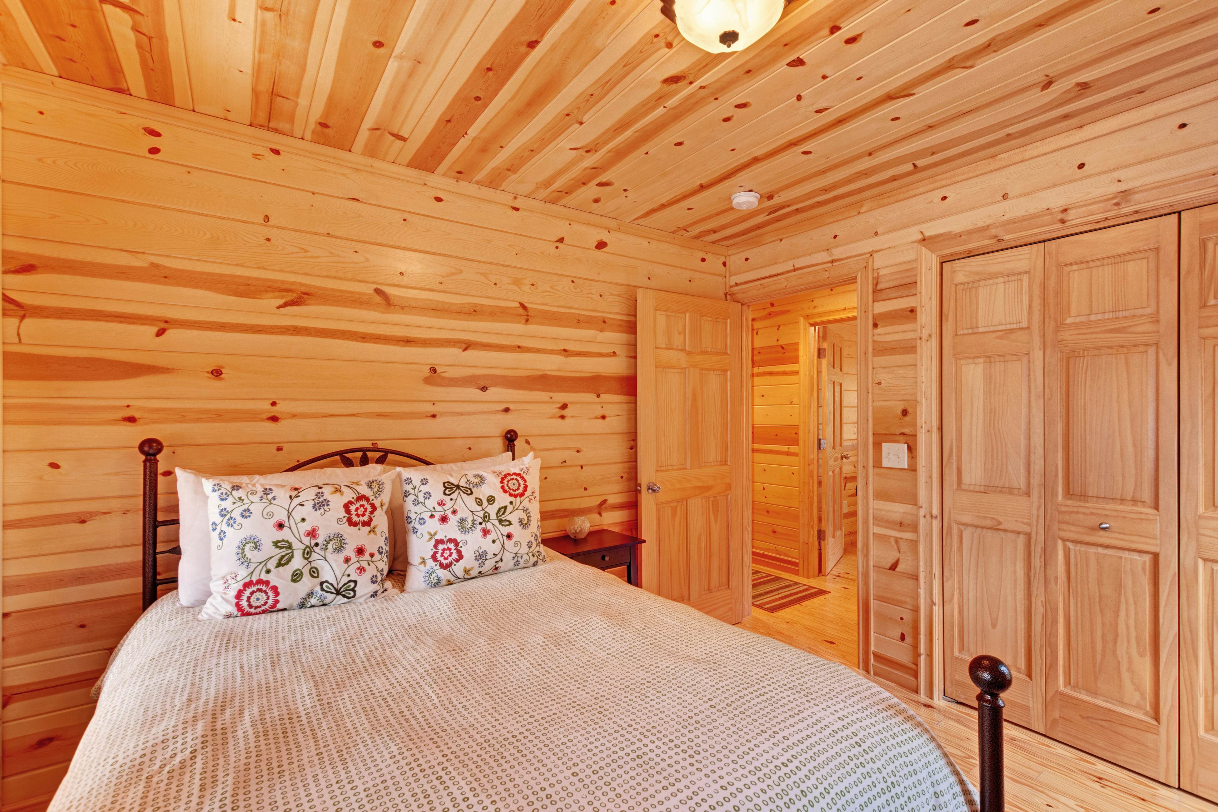 Kingfisher Cove Cabin 28