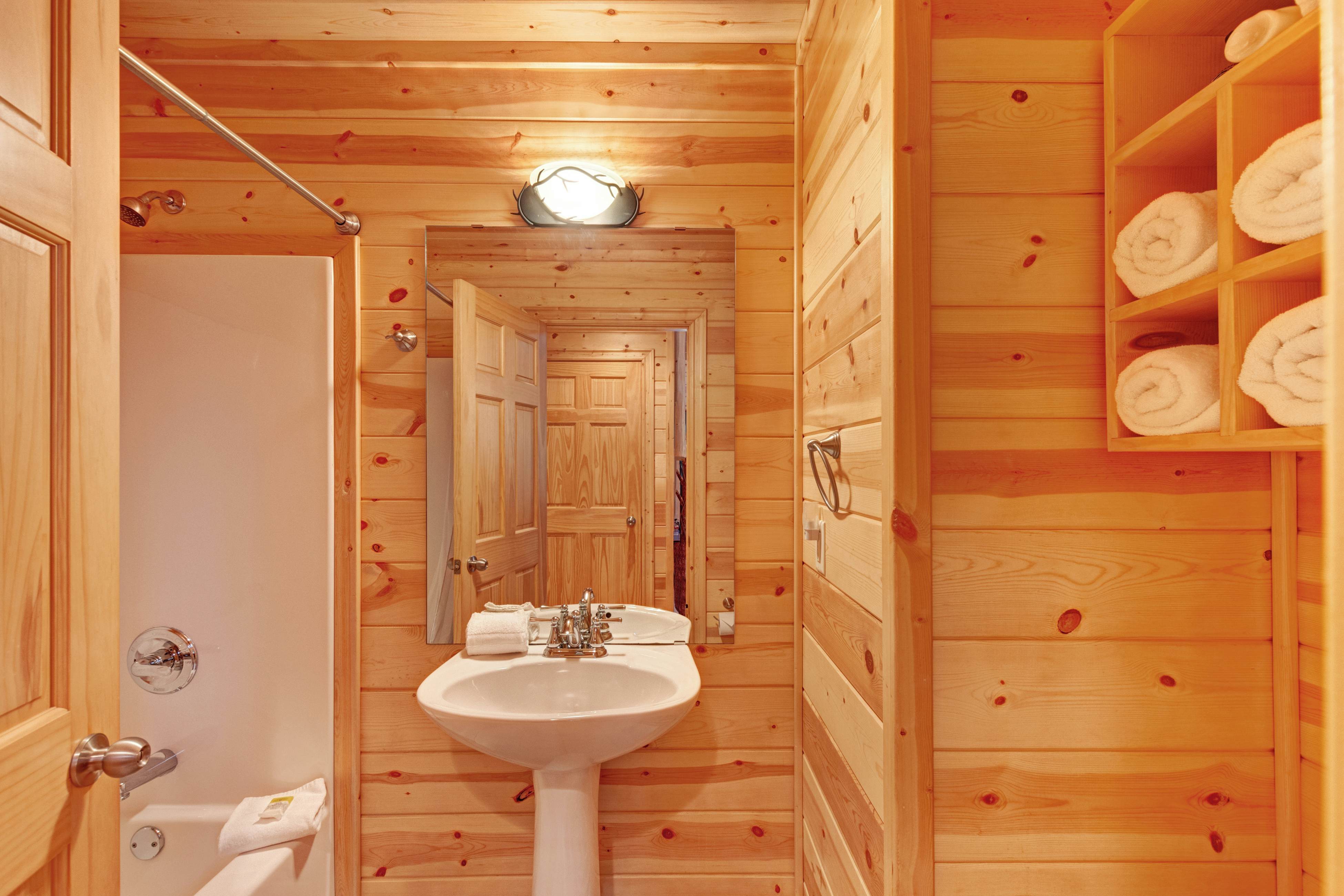 Kingfisher Cove Cabin 28