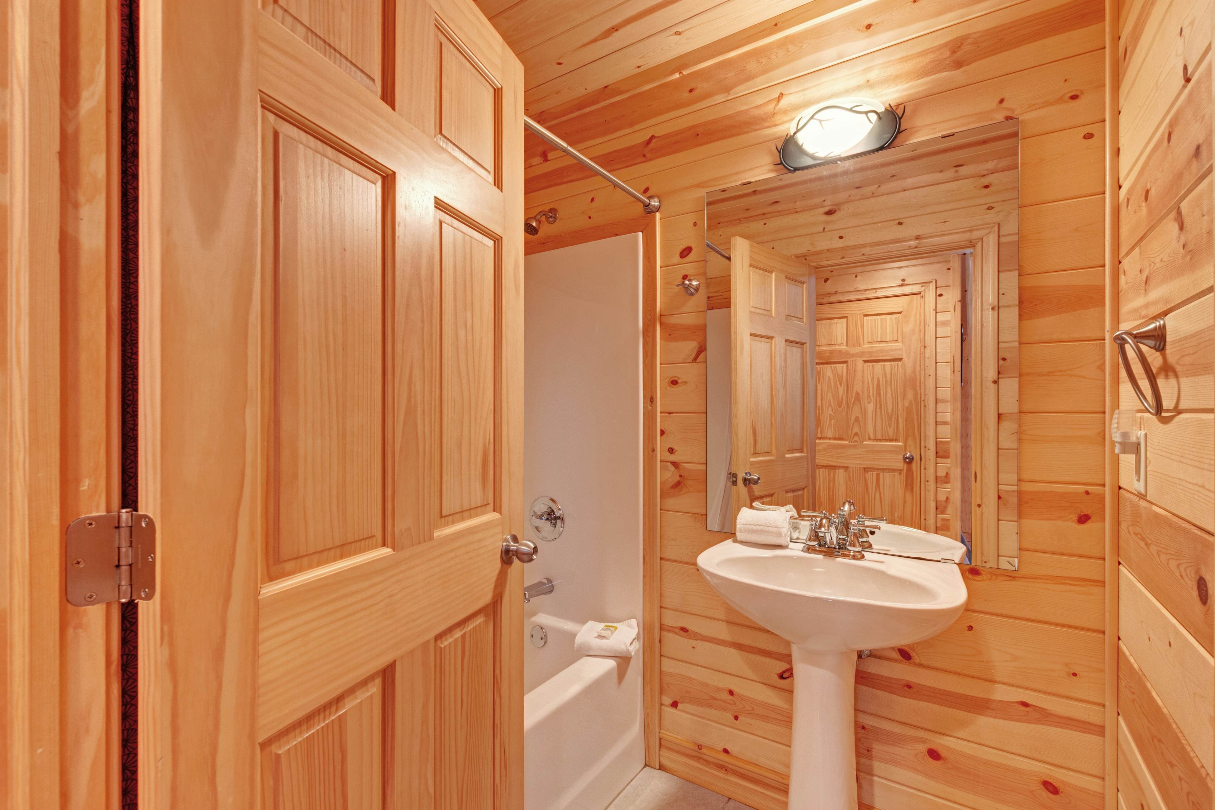 Kingfisher Cove Cabin 28